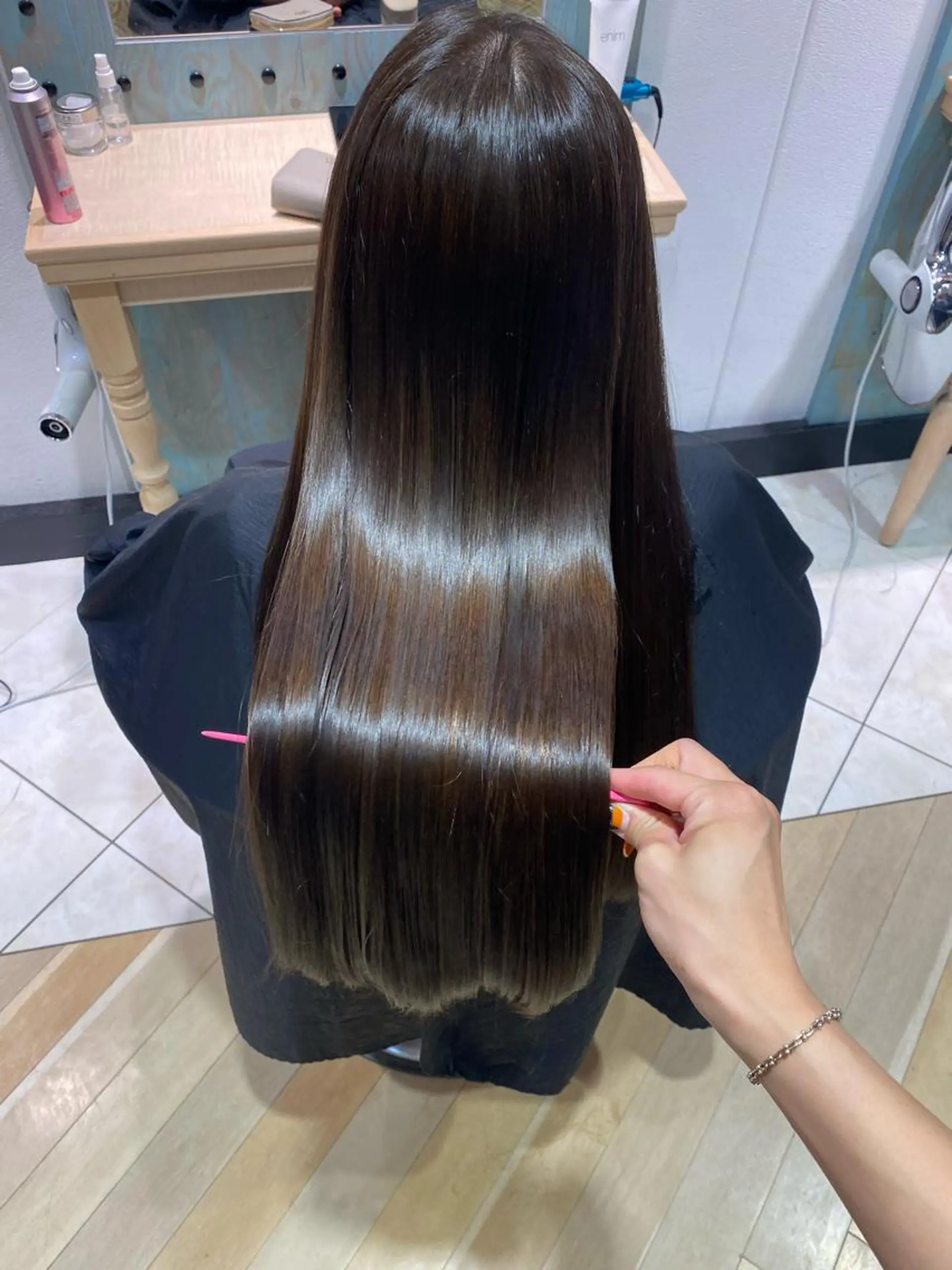 ロング カット 縮毛矯正 トリートメント 髪質改善　縮毛の達人 矢井由真のヘアスタイル