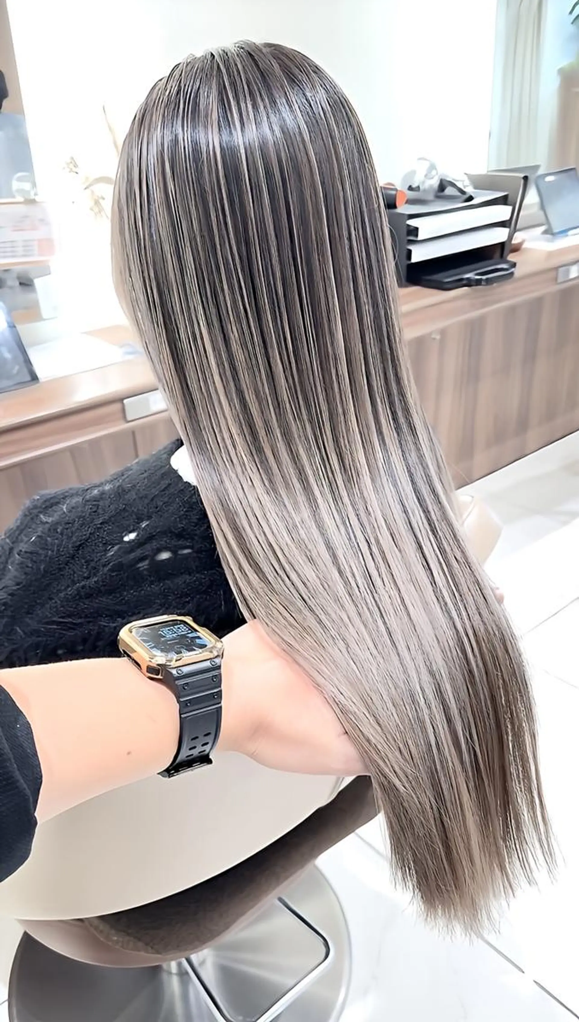 セミロング 髪質改善 トリートメント トリートメント ヘッドスパ 髪質改善/縮毛矯正 /カラー/篠塚菜々子のヘアスタイル