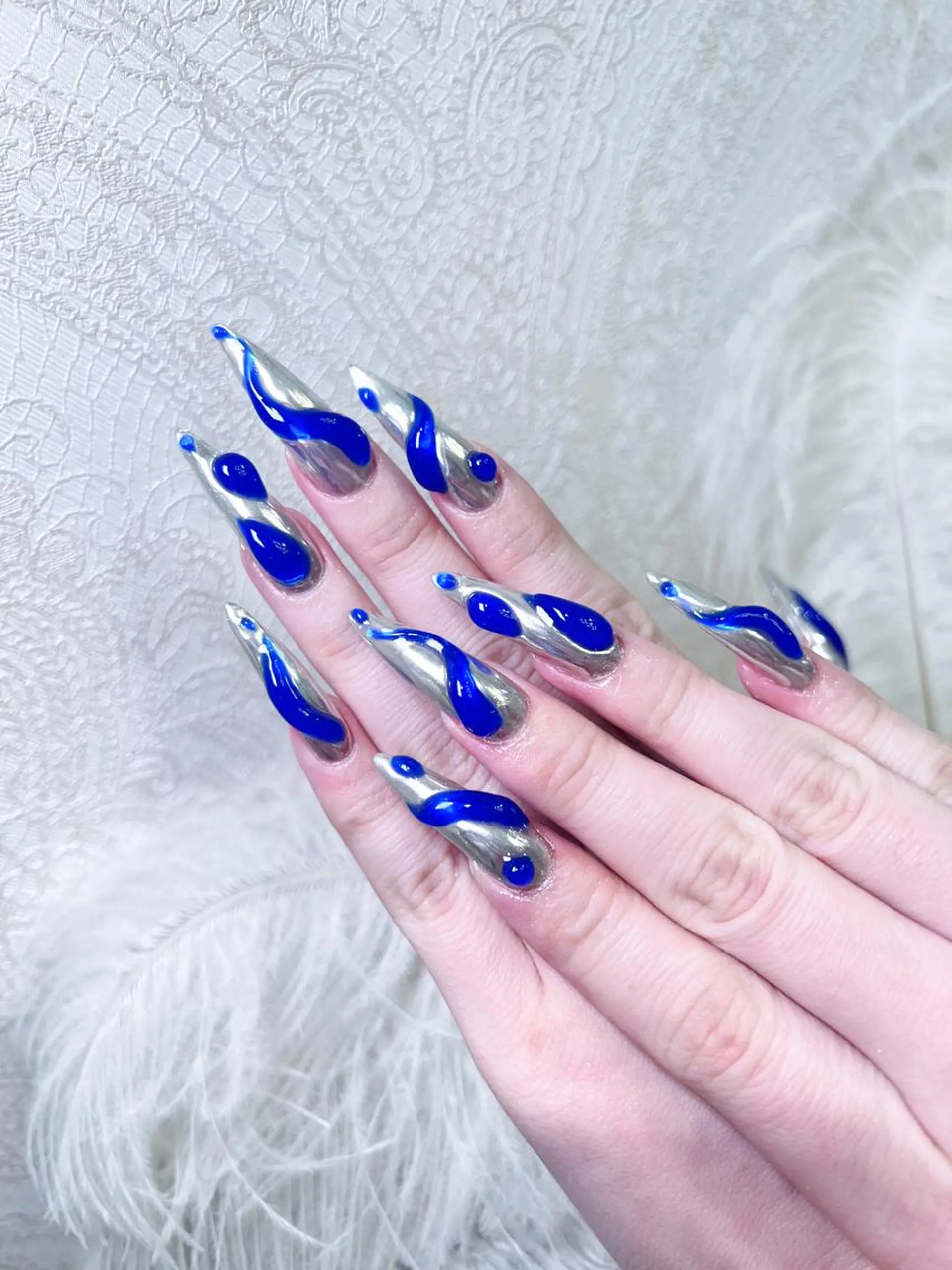 ネイル ミラーネイル Ubuntu🎀 ネイルサロン✨のネイルデザイン