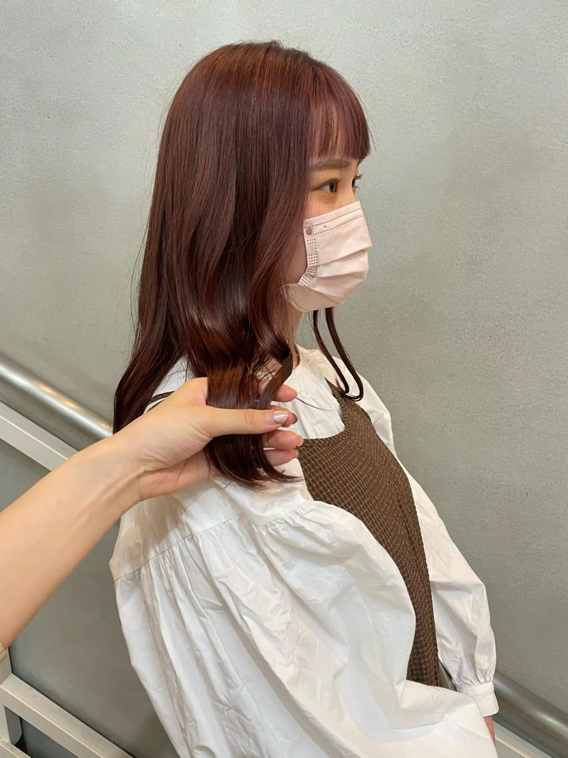 ロング カラー 佐藤 永夏のヘアスタイル