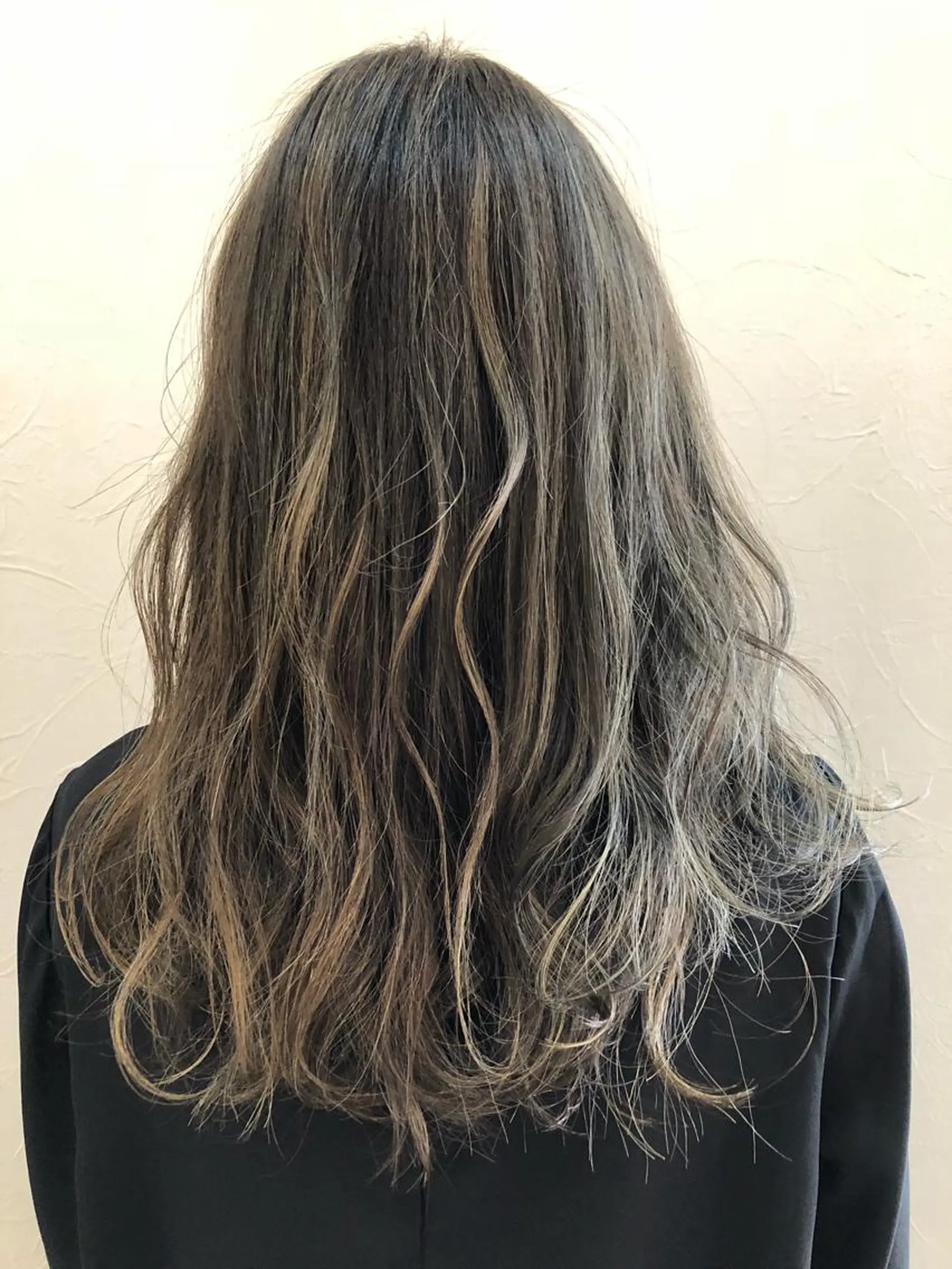 ミディアム カラー パーマ IVY joure Suzu.のヘアスタイル