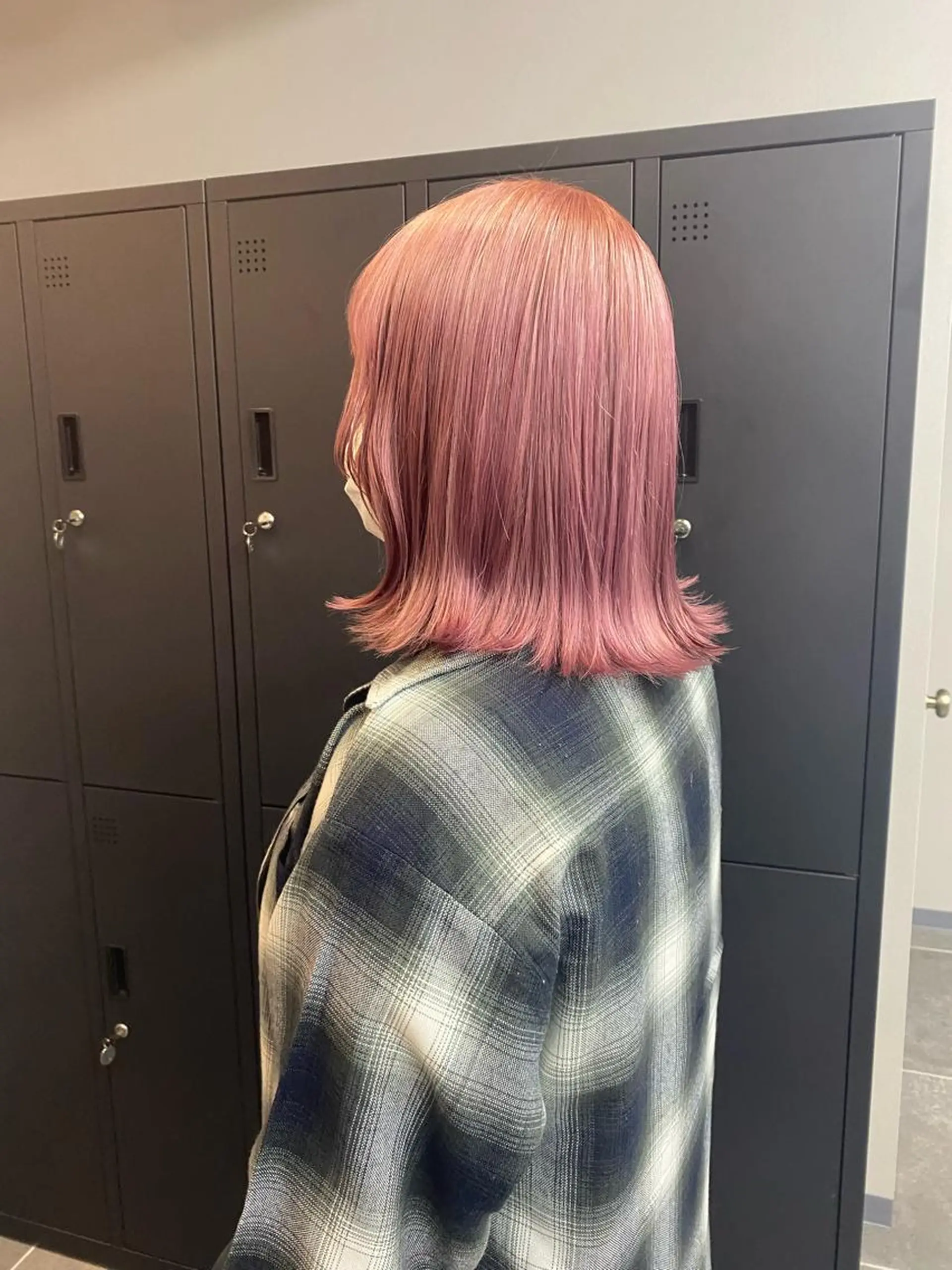 ミディアム maco 艶感ハイトーン🦋のヘアスタイル