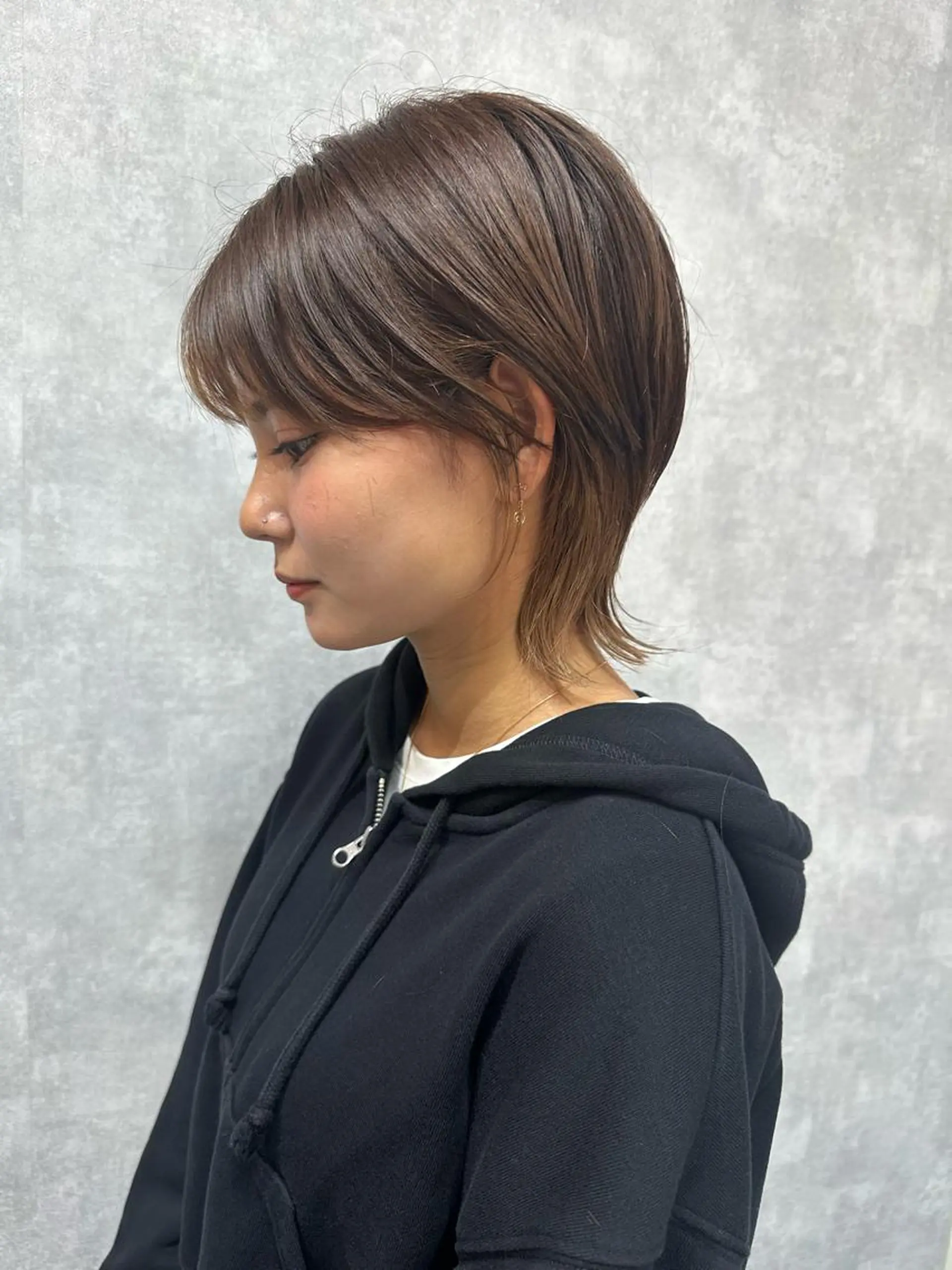 ショート 切りっぱなしボブ ショートボブ ハンサムショート 丸みショート アッシュ カット ヘアカラー トリートメント モテ髪/ボブ/ショー ト/アダチフウトのヘアスタイル