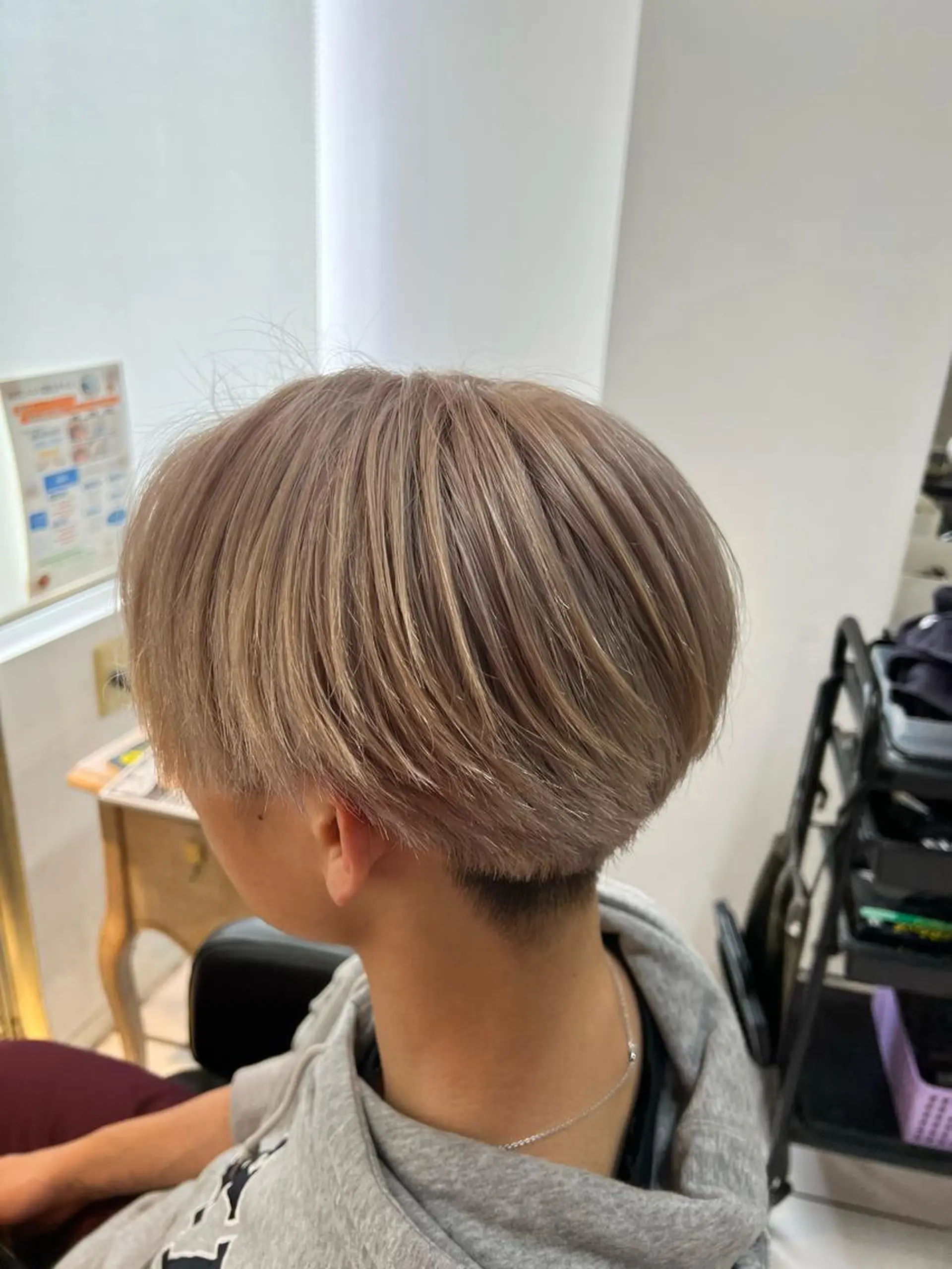 カラー メンズ メンズブリーチ メンズハイライト メンズメッシュ メンズパーマ ブリーチ パーマ特化美容師 茂木広幸のヘアスタイル