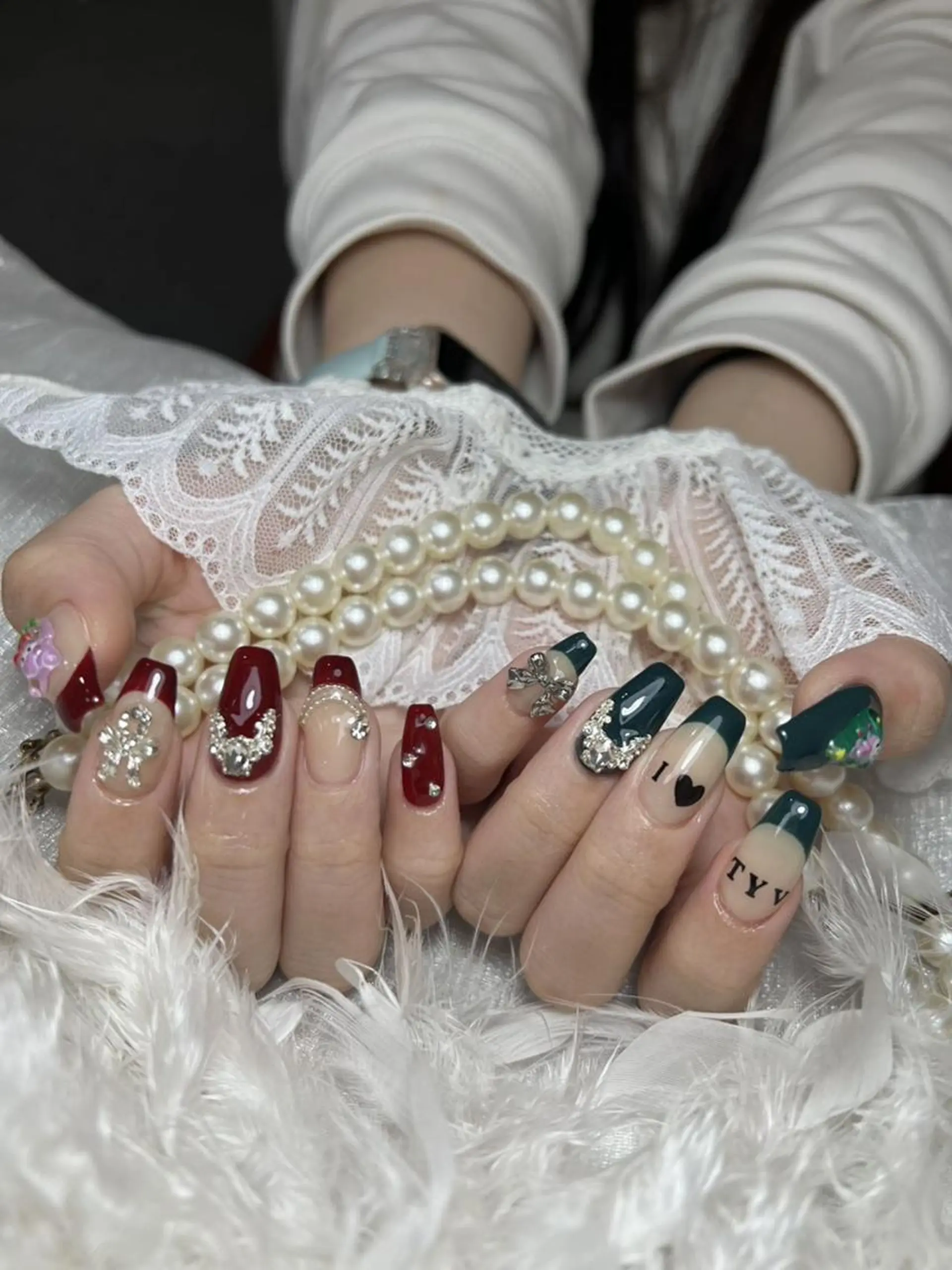 ネイル ハンドネイル ハンドケア DEMAIN- 🌹のネイルデザイン