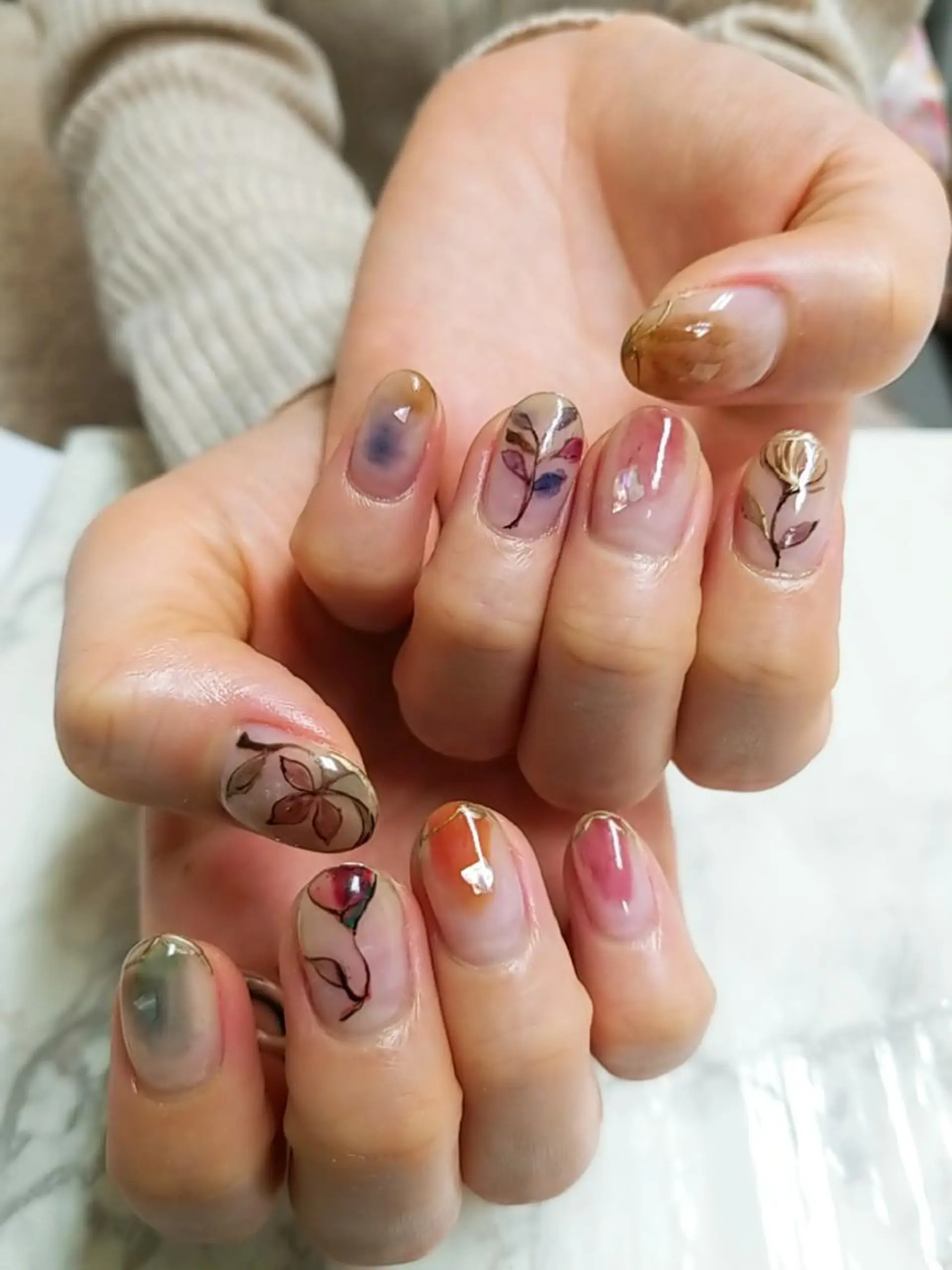 ネイル アートネイル フラワーネイル ジェルネイル 持ち込み ニュアンスネイル 河野ちえ (雑誌掲載サロン)のネイルデザイン