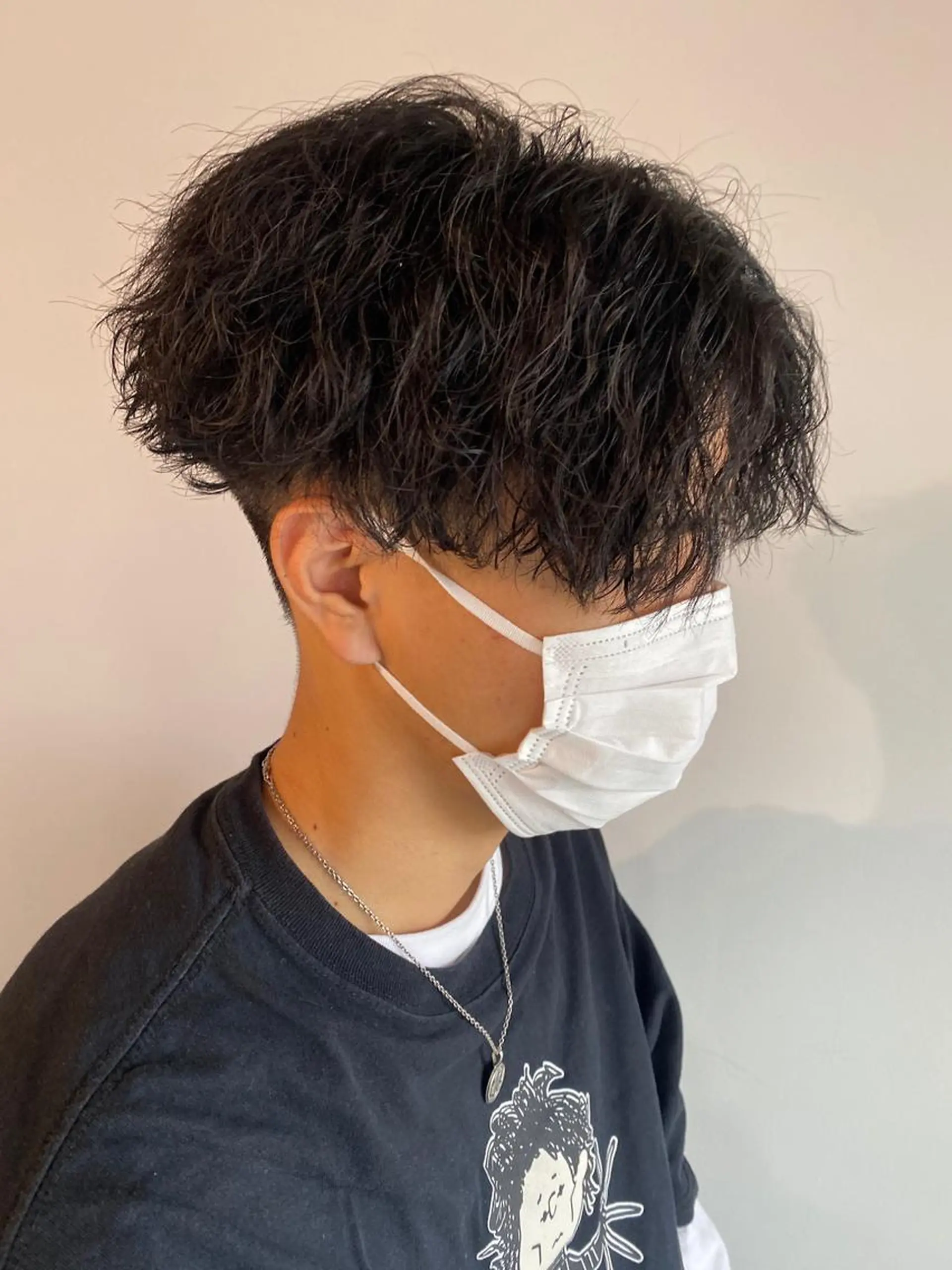 ショート パーマ メンズ メンズブリーチ コンマヘア フェードカット カルマパーマ メンズ韓国風 🔹YUTA🔹 メンズパーマのヘアスタイル