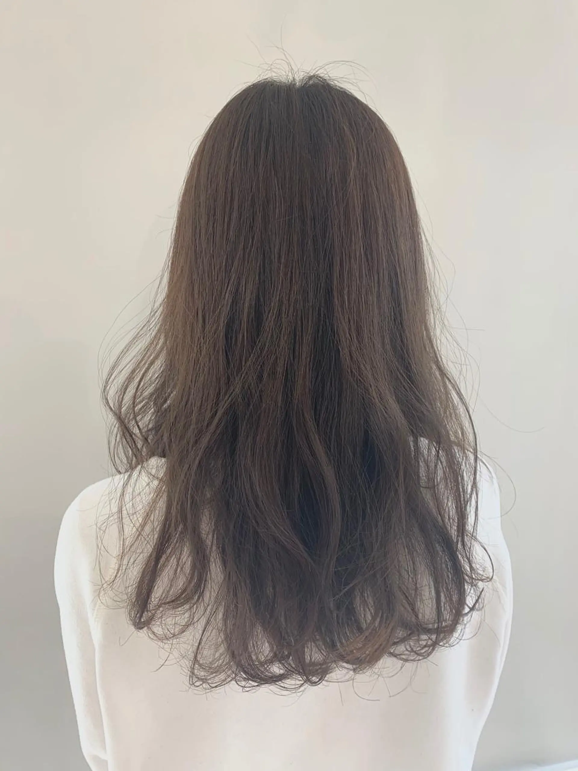 ロング カラー パーマ ヘアアレンジ アッシュ ベージュカラー カット ヘアカラー トリートメント 加藤 綾華のヘアスタイル