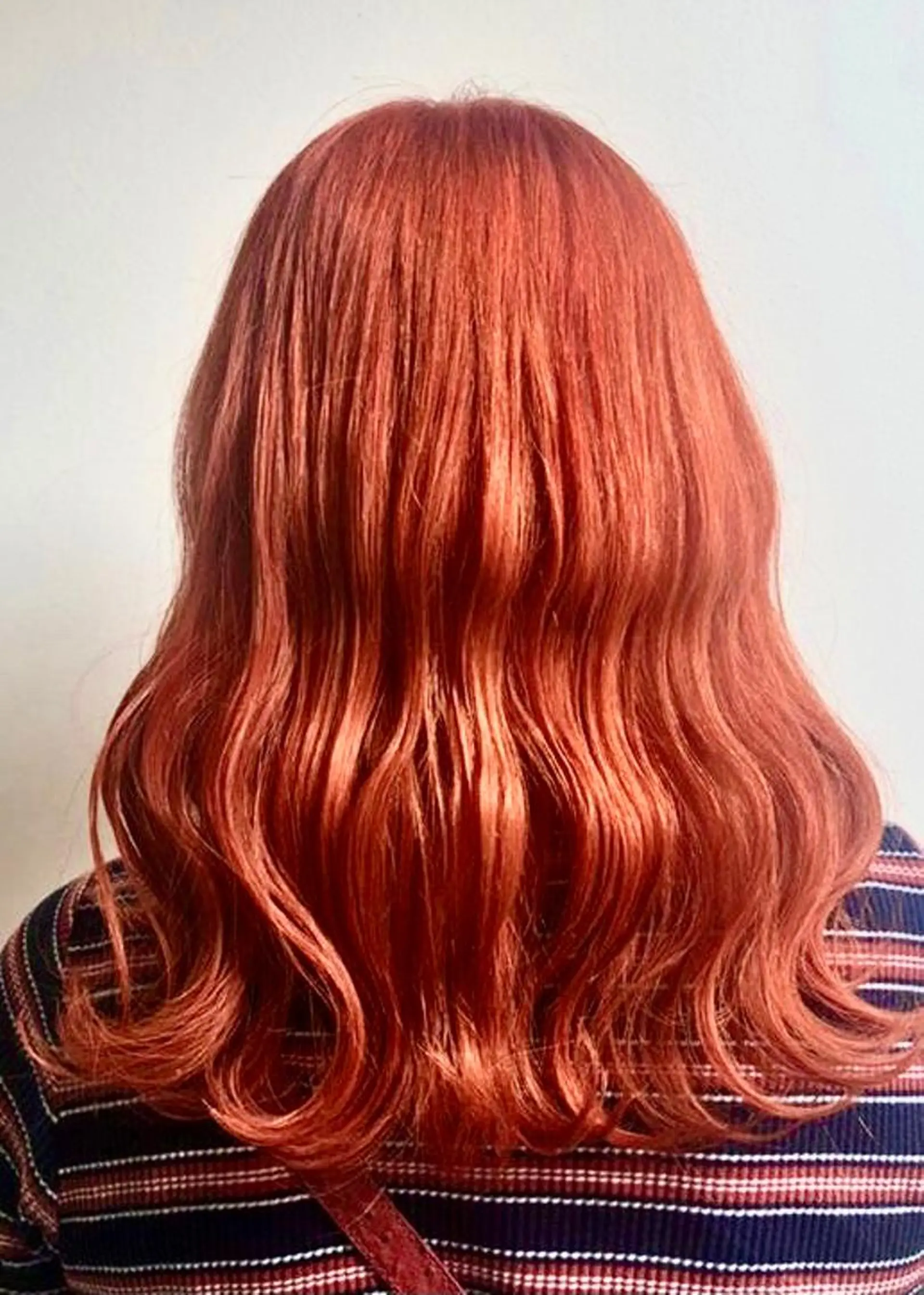 セミロング もにか🌞原宿/渋谷 🌝ブリーチカラーのヘアスタイル