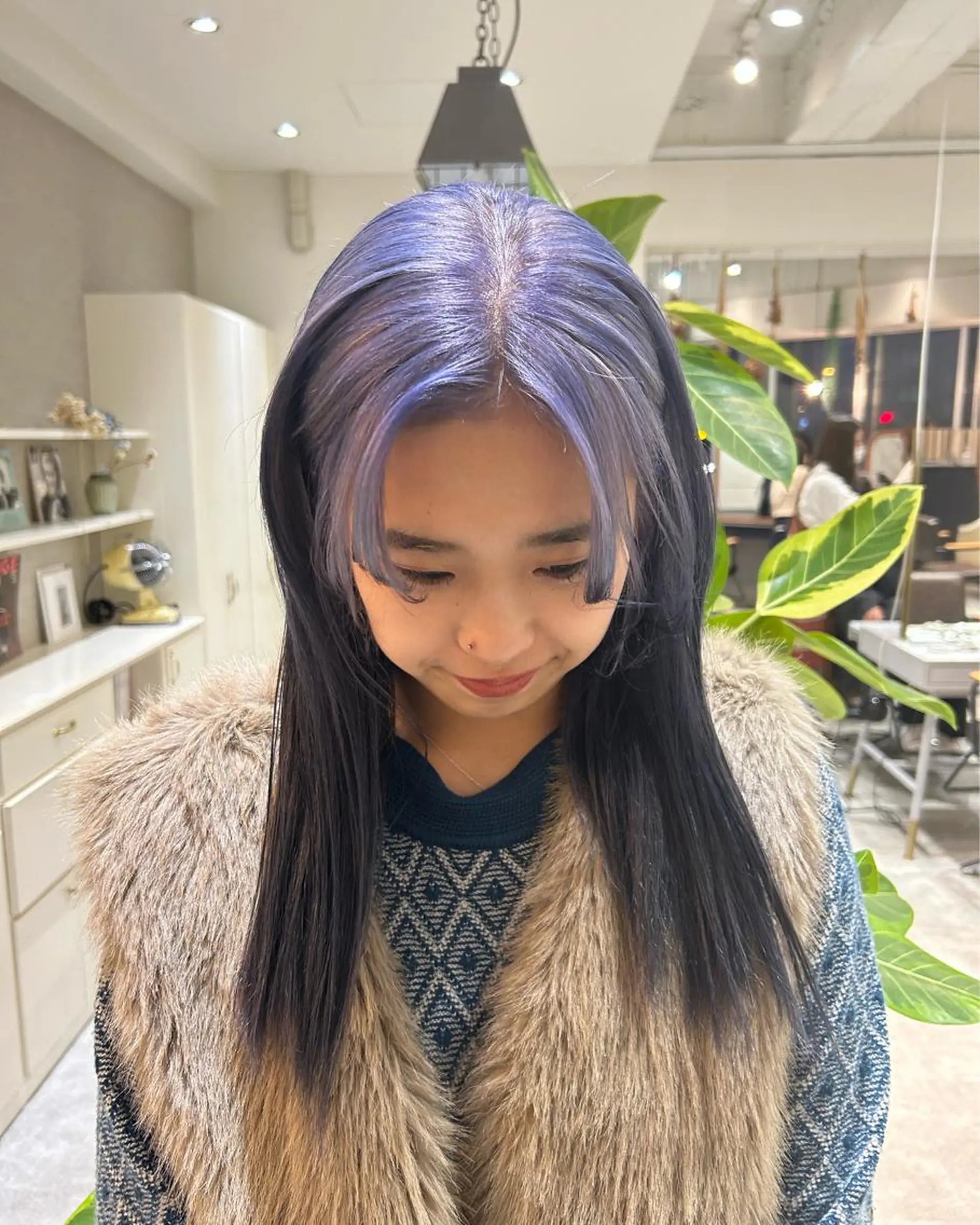 ミディアム カラー sliver マツイ　レンのヘアスタイル