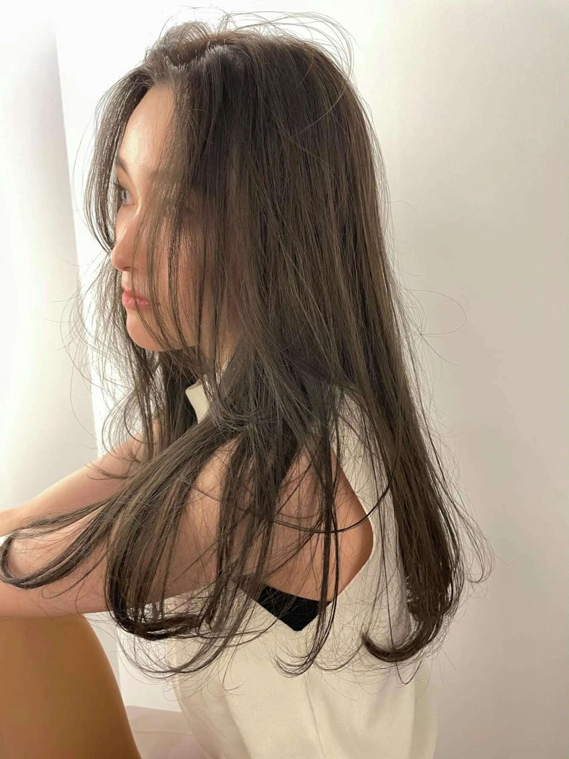 セミロング カラー グレージュ オリーブグレージュ オリーブグレー カット ヘアカラー トリートメント 透明感カラー＊ レイヤー/清水大地のヘアスタイル