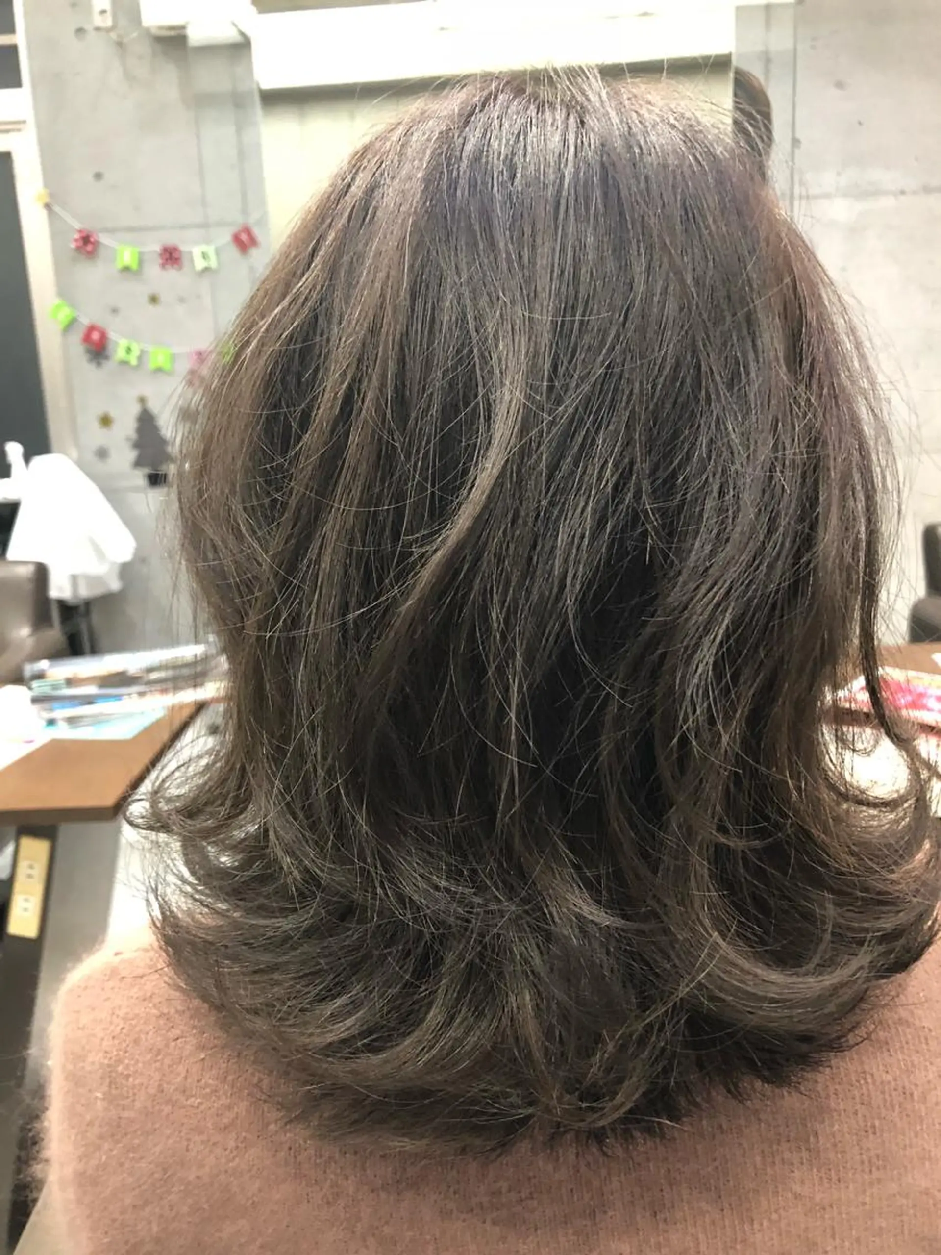 ミディアム カラー アッシュ アッシュグレー アッシュグレージュ 透明感カラー グレージュ ヘアカラー 大栗 佑也  髪質改善のヘアスタイル