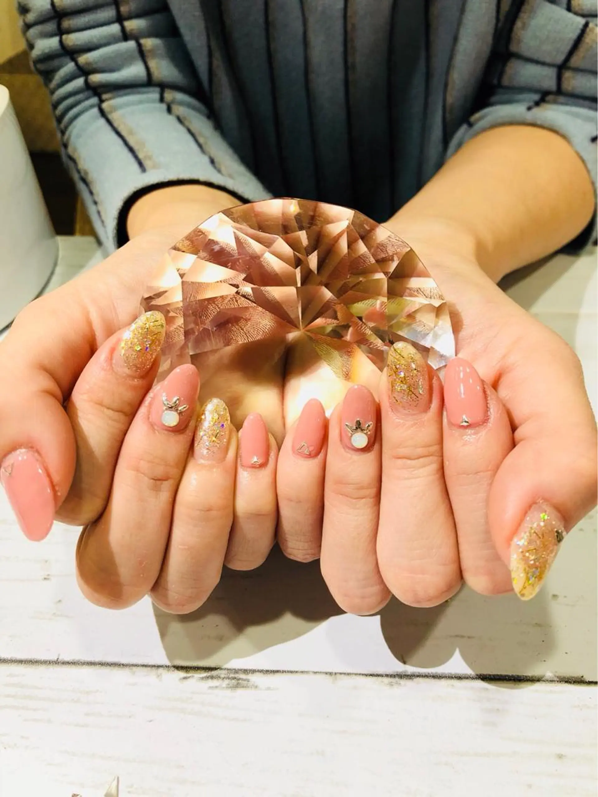 ネイル ゴージャス ラメ(グリッター) ワンカラーネイル ガールネイルサロン所属・ガール ネイルサロンのネイルデザイン