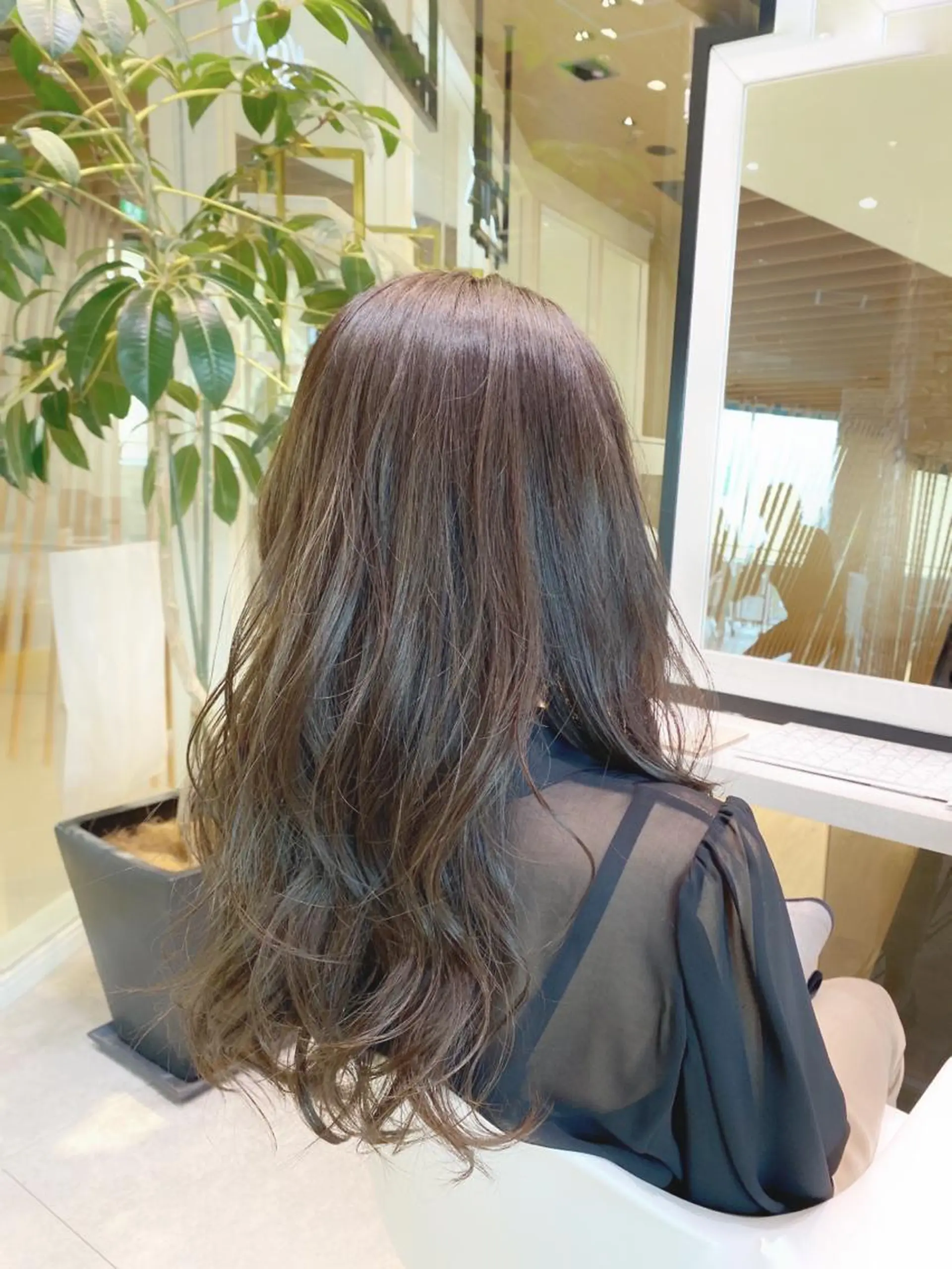 ミディアム カラー ベージュカラー ハイライトカラー ハイライト カット ヘアカラー 内藤 裕真  k-twoのヘアスタイル