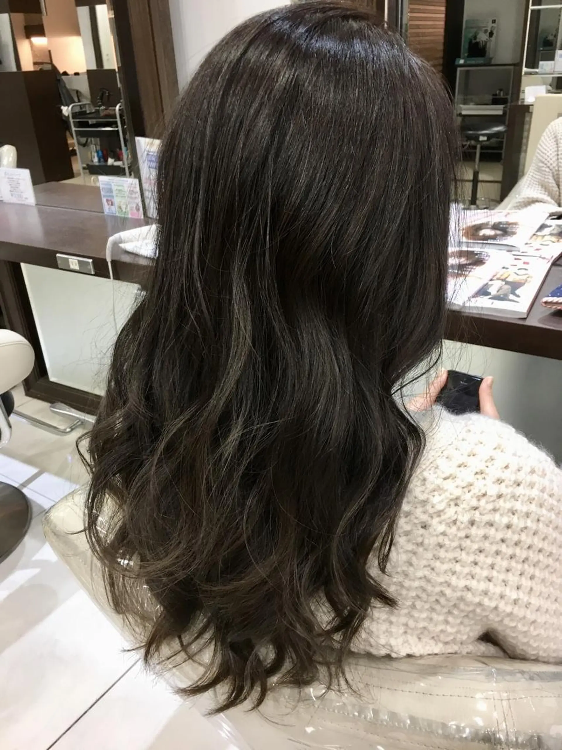ロング カラー グレージュ 寺内 紳悟のヘアスタイル