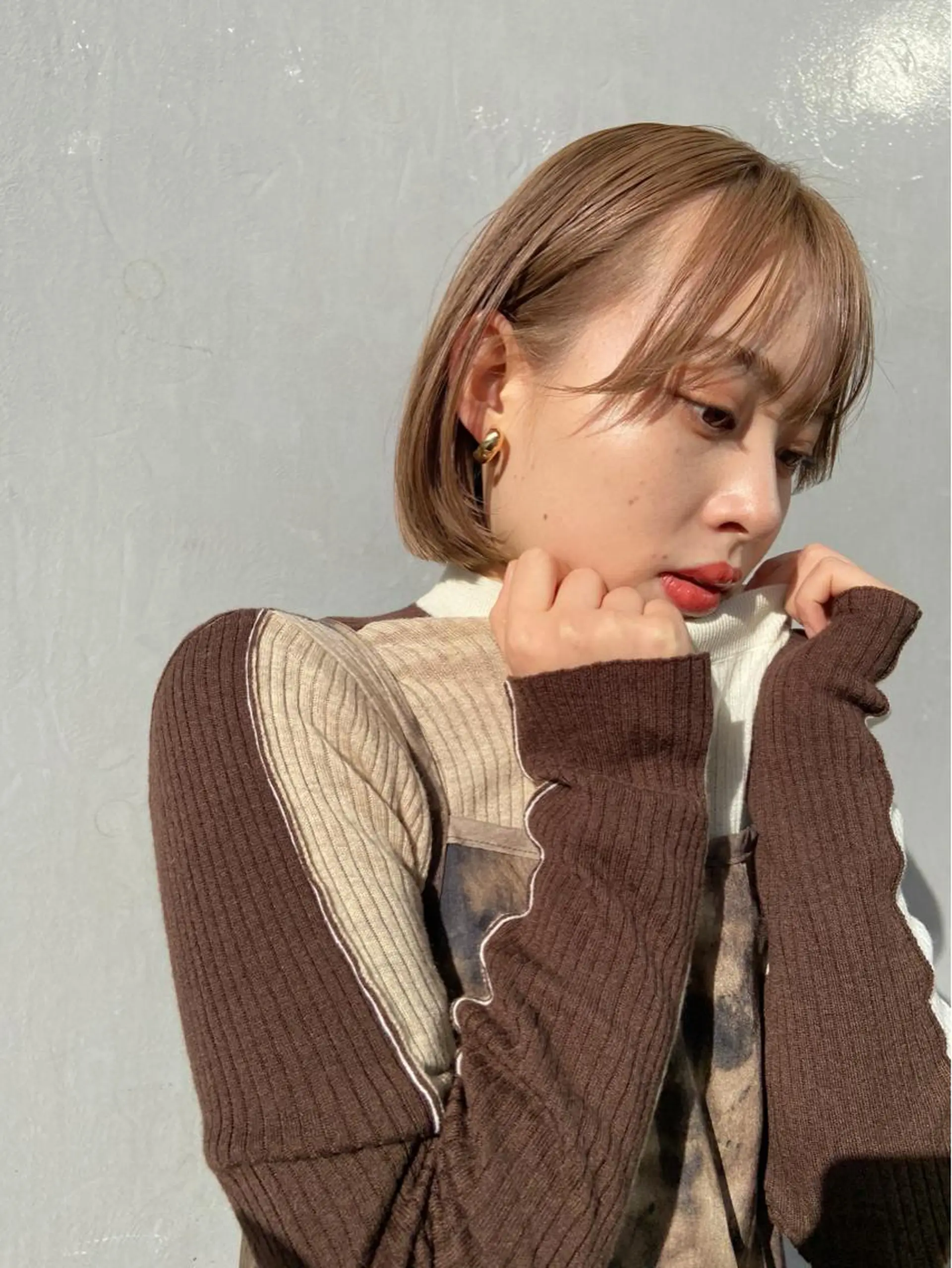 ミディアム カラー ベージュカラー ブリーチ ケアブリーチ グレージュ ヘーゼル ヘアカラー トリートメント 岡本康平/ボブ /ブリーチ/レイヤーのヘアスタイル