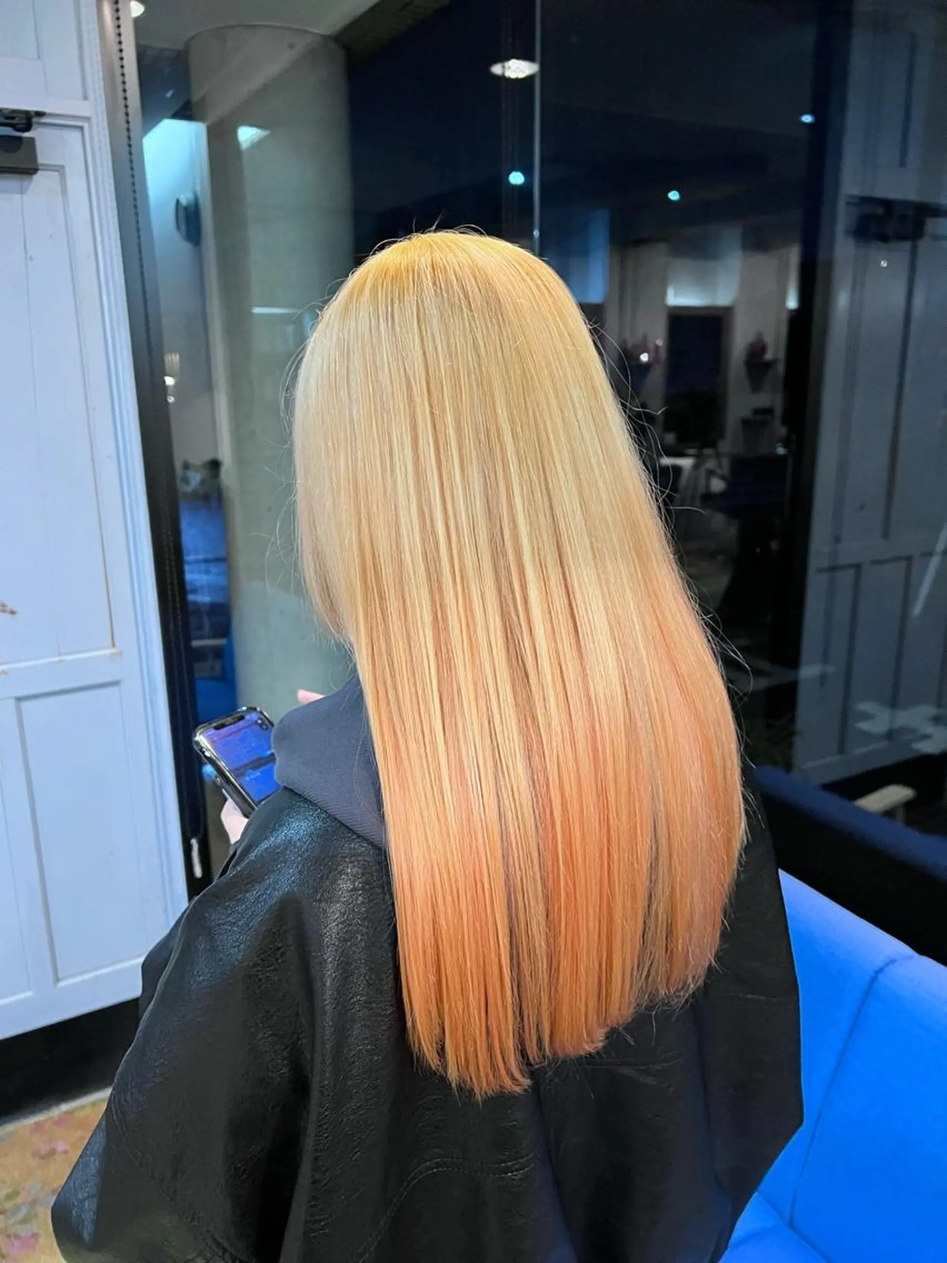 ロング カラー ブリーチ ピンクカラー ツキダテ ユイのヘアスタイル