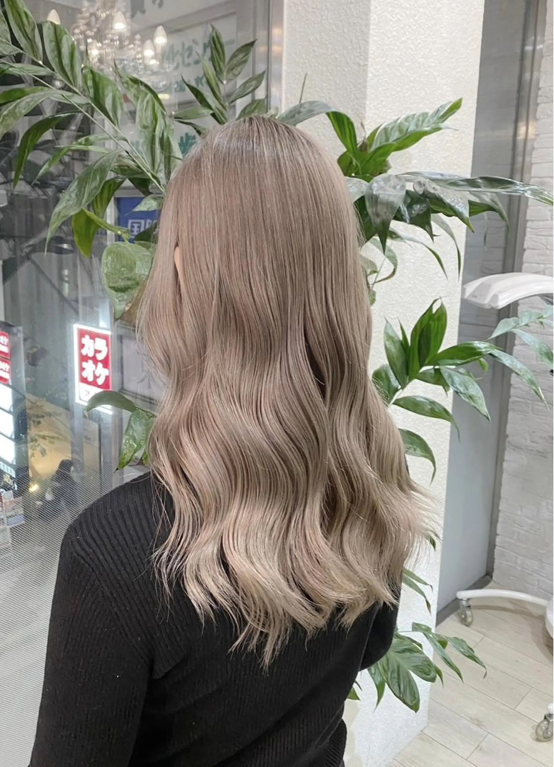 セミロング カラー ベージュカラー ミルクティーベージュ ヘアカラー トリートメント ROBIN所属・指名数No.1 /NAOYAのヘアスタイル