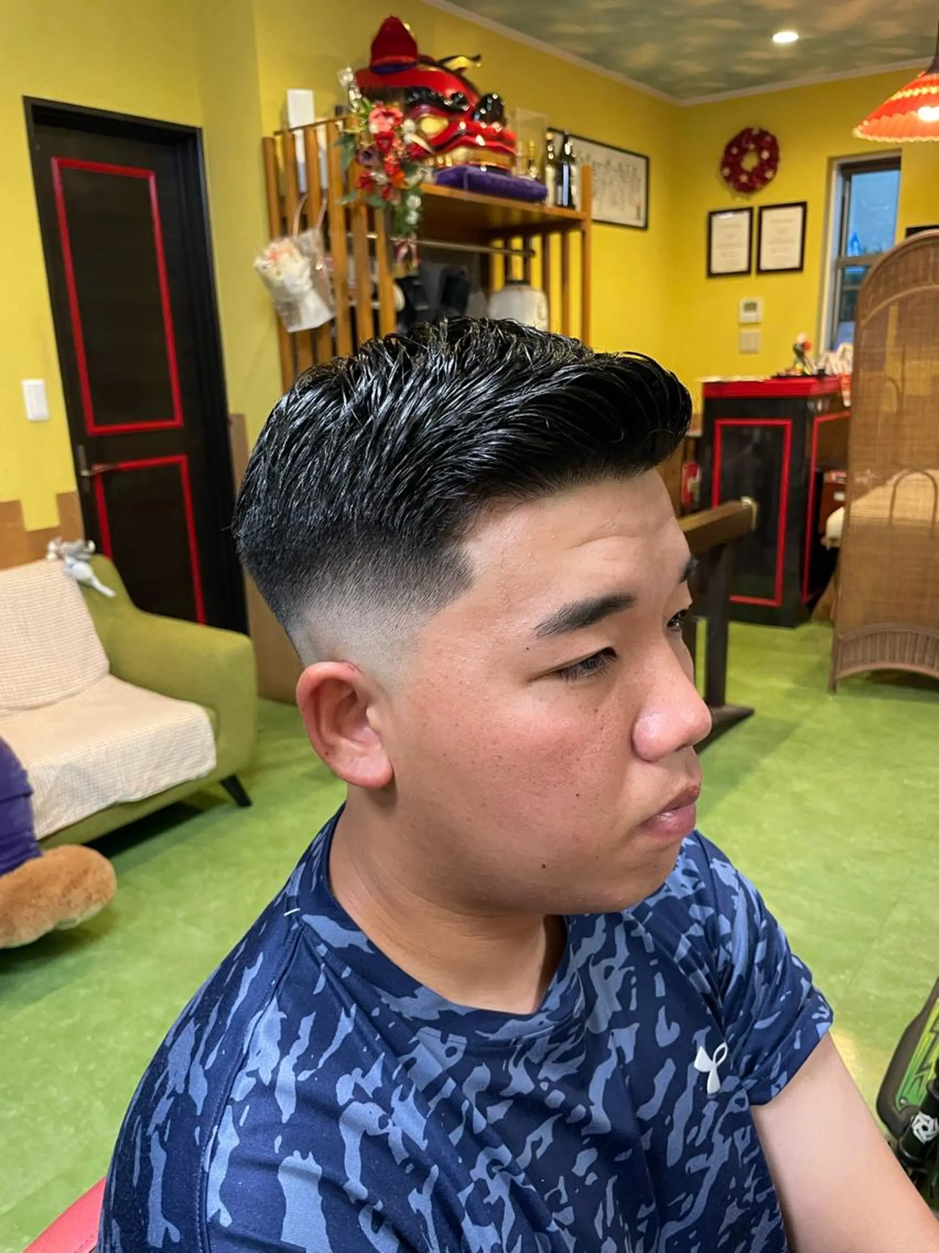 ショート カット デザインカラー🏝️ 須賀汐音のヘアスタイル