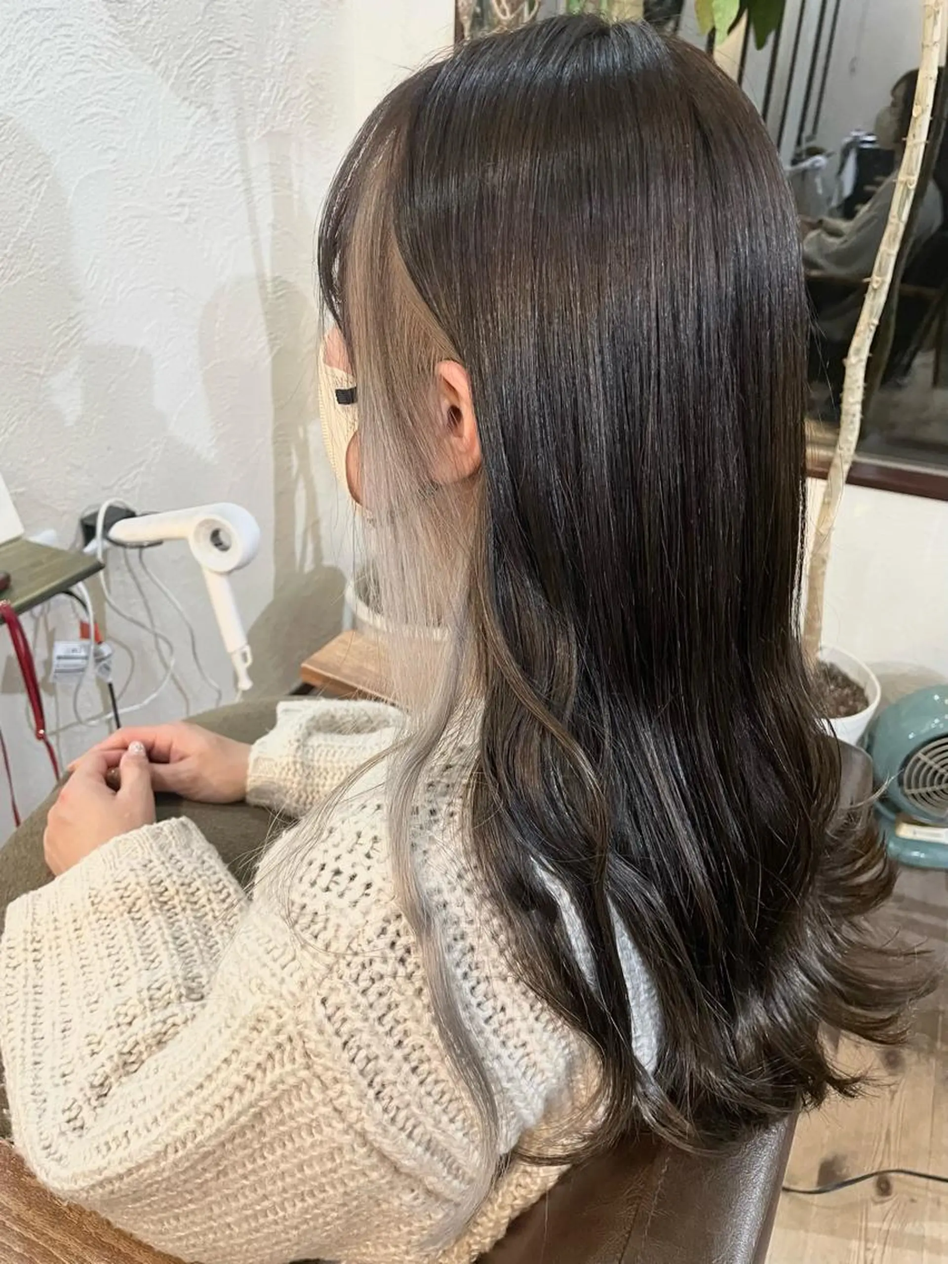 ロング カラー ベージュカラー グレージュ ホワイトベージュ ヘアカラー hair room nico所属・箱守 さやかのヘアスタイル