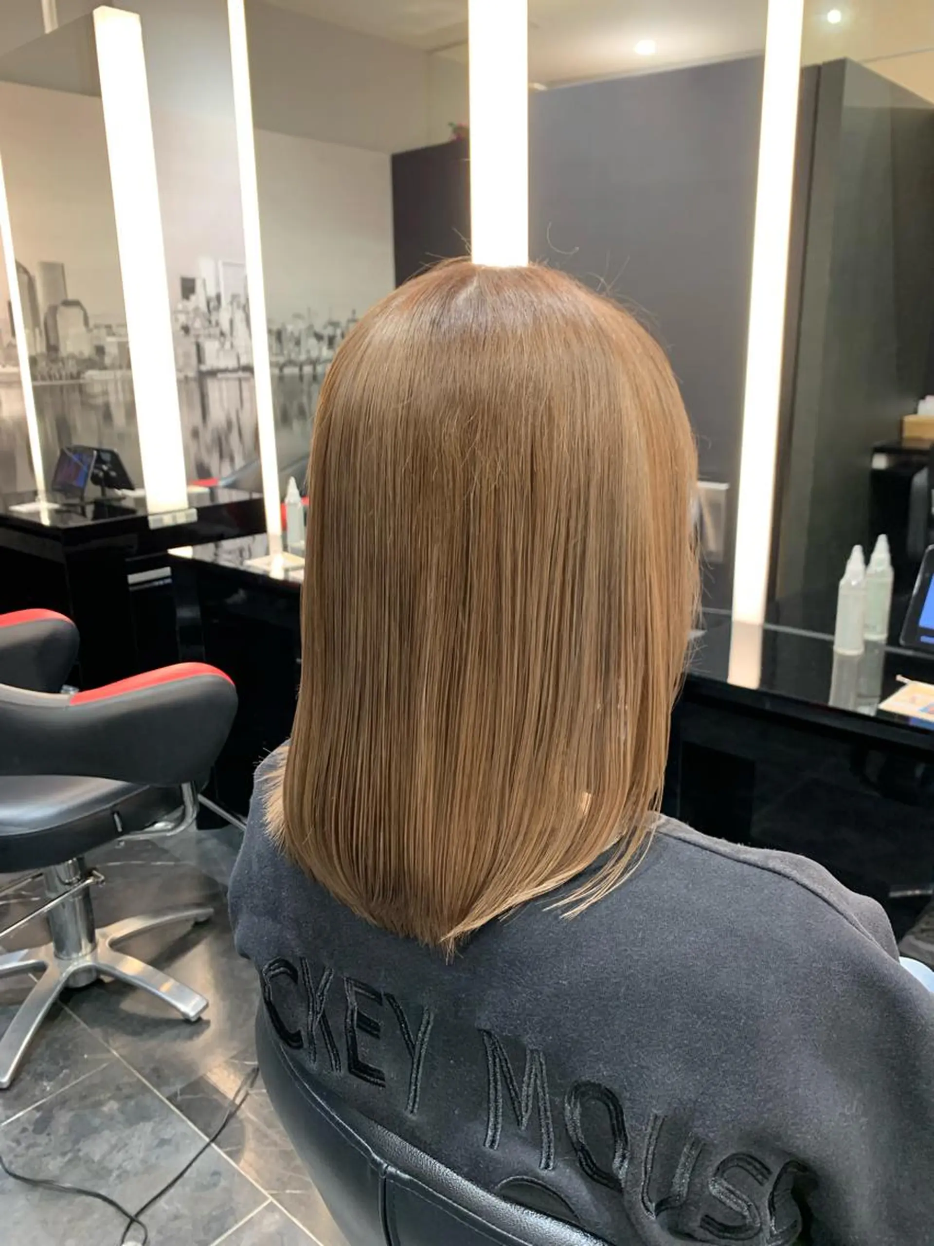 ミディアム カラー ベージュカラー ブリーチ イルミナカラー ミルクティーベージュ ブリーチなしカラー 艶髪/白髪ぼかし ヘッドスパ/大野結菜のヘアスタイル