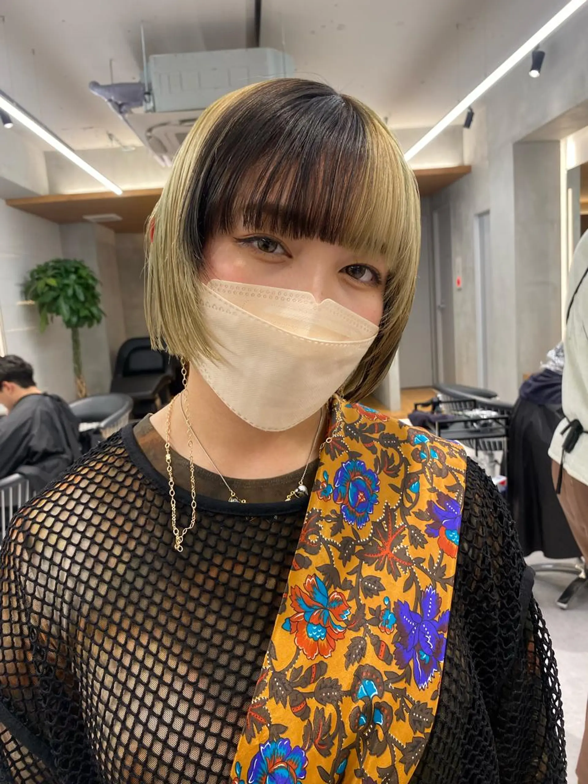 ショート カラー センターパート/ 暖色カラーayuのヘアスタイル