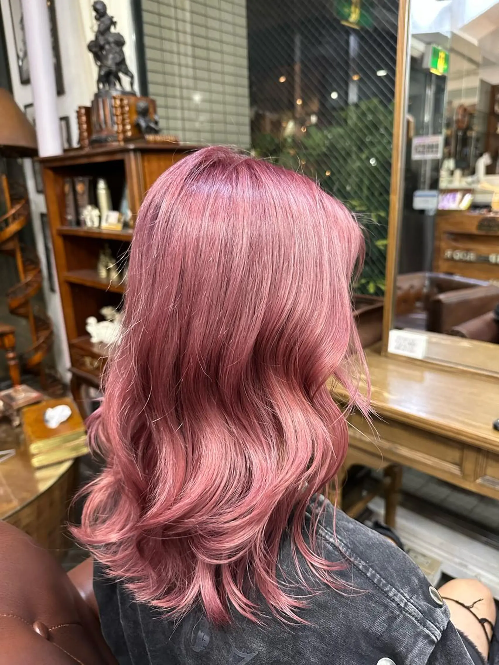 カラー ラベンダーカラー ラベンダーピンク ピンクカラー カット ヘアカラー トリートメント レイヤーカット/ カラー/長谷恵花のヘアスタイル