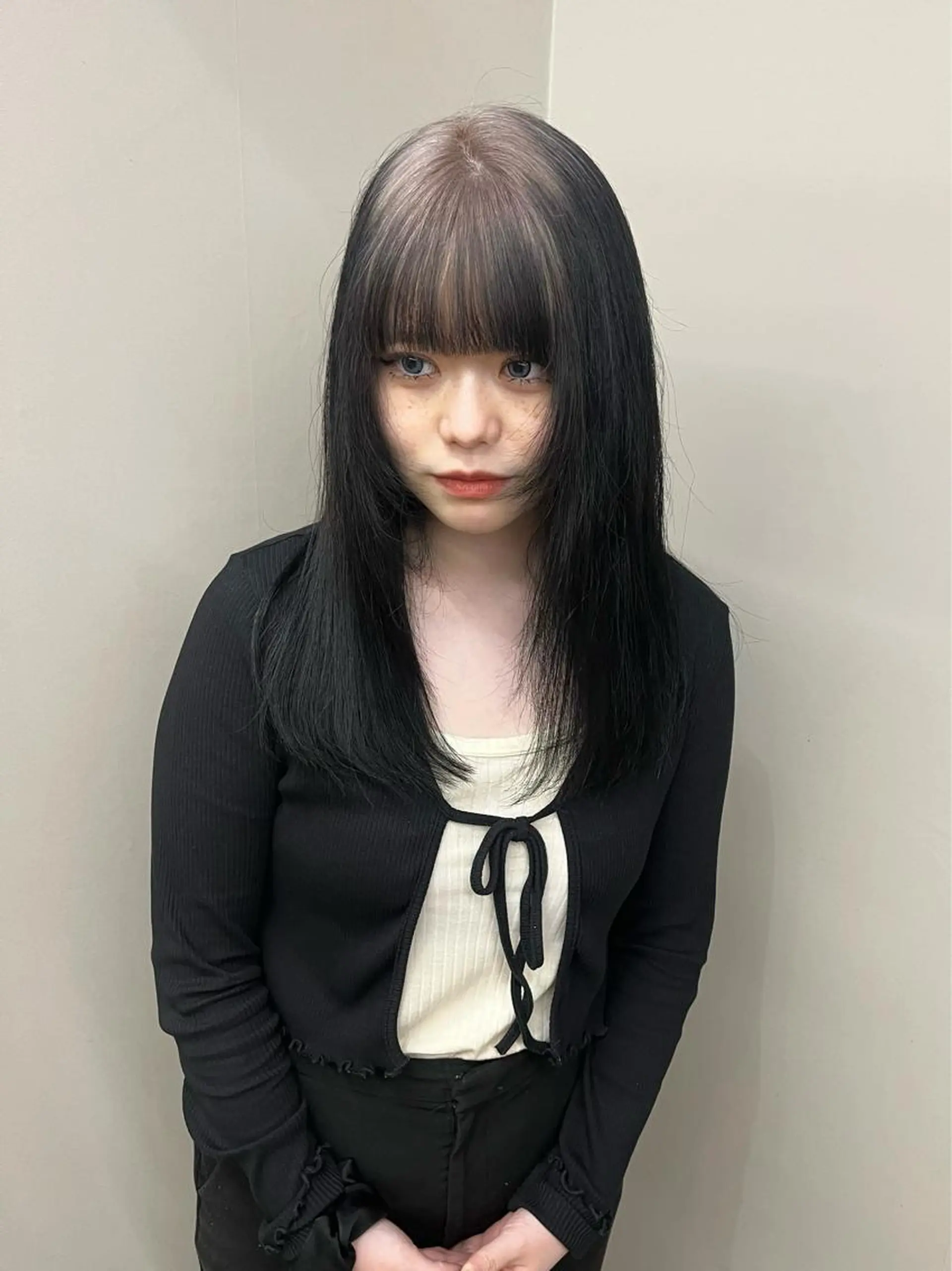 セミロング カラー ブリーチ ヘアカラー トリートメント 🩷ハイトーン透明感 レイヤー🩷ユリカのヘアスタイル