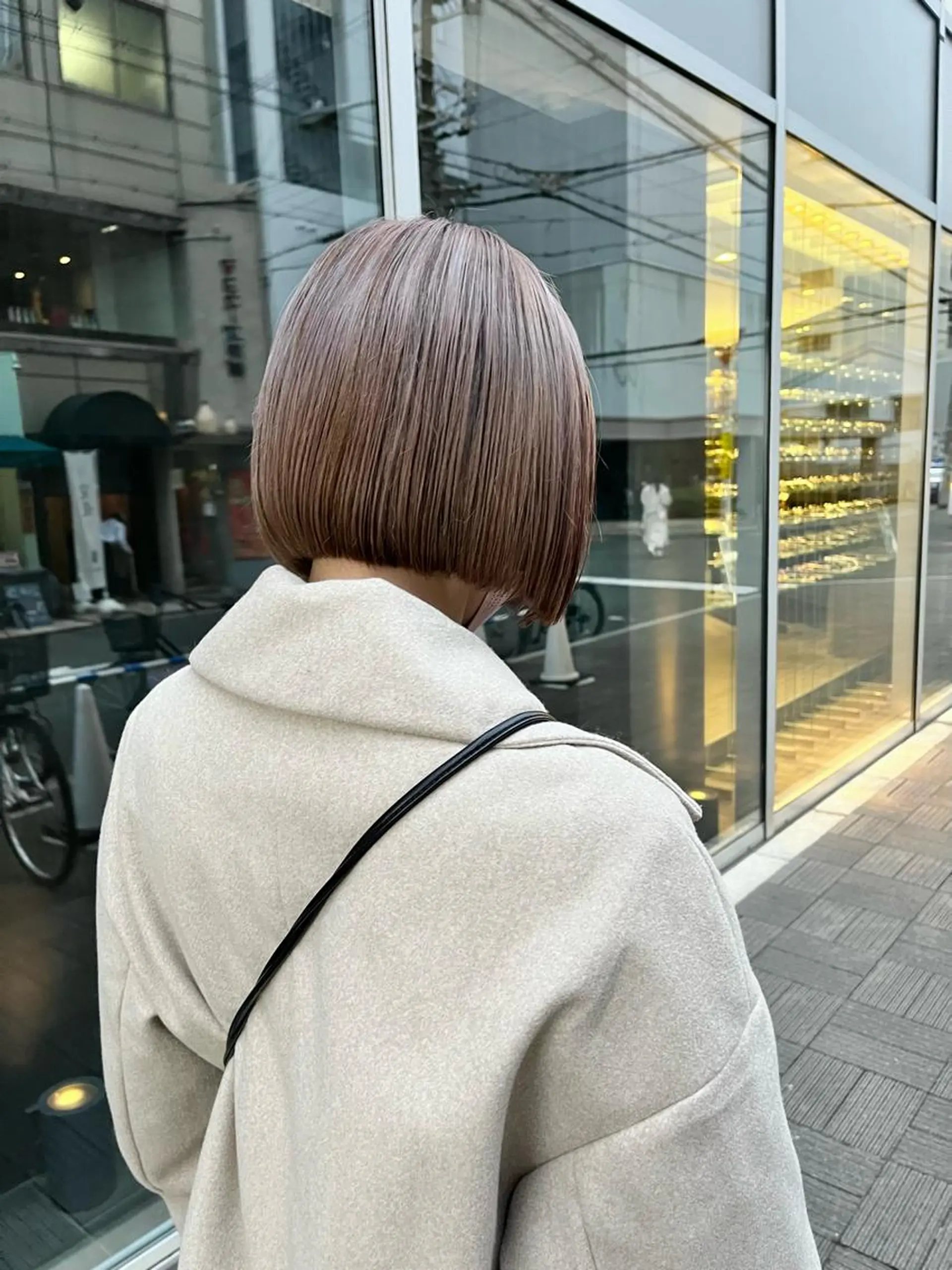 ショート カラー 切りっぱなしボブ ベージュカラー ブリーチ ケアブリーチ ダブルカラー カット ヘアカラー ショート/パーマ/ カラー/FUKOのヘアスタイル