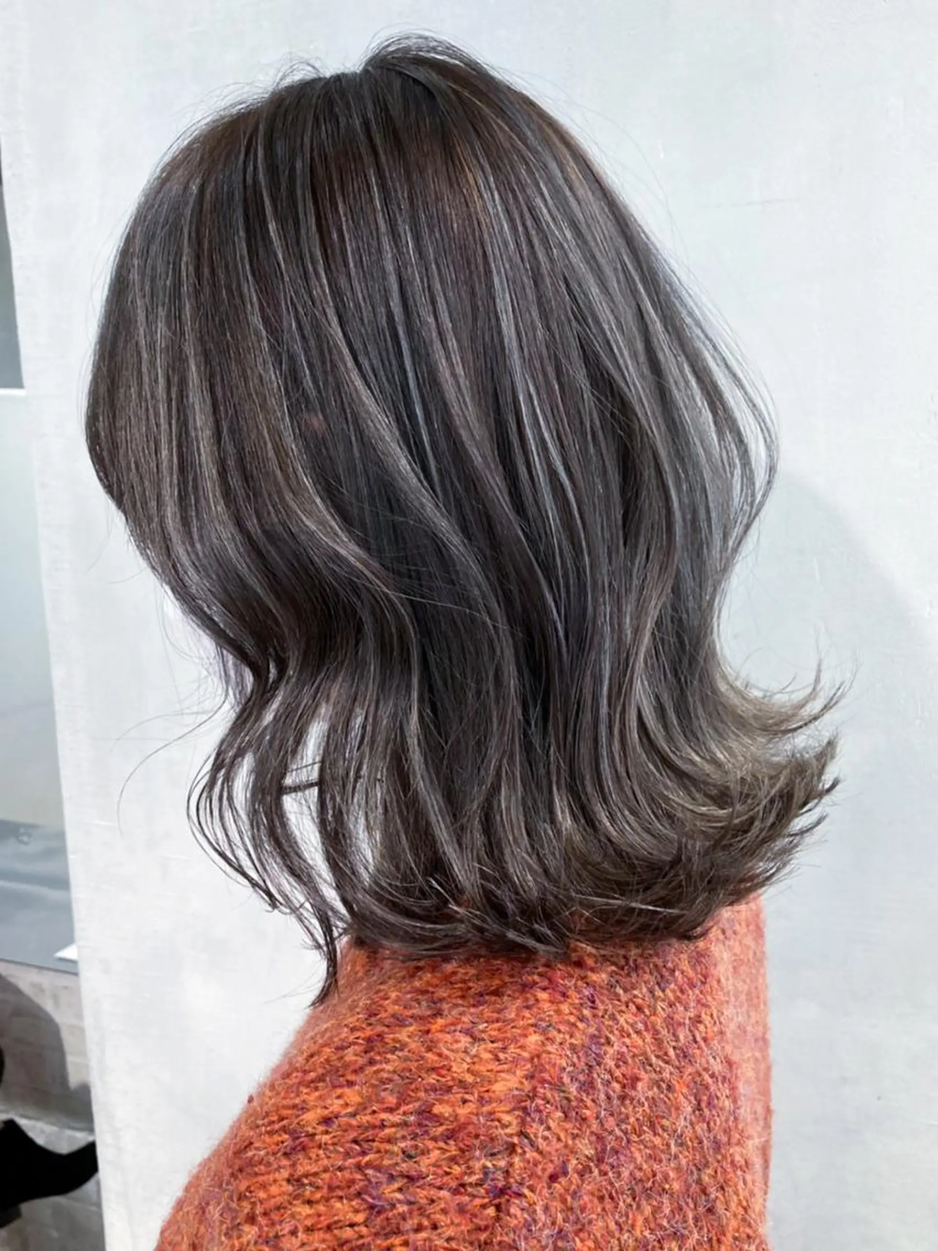 ミディアム カラー パーマ ヘアアレンジ グレージュ ハイライトカラー ハイライト ITbyALBUM 中野店のヘアスタイル