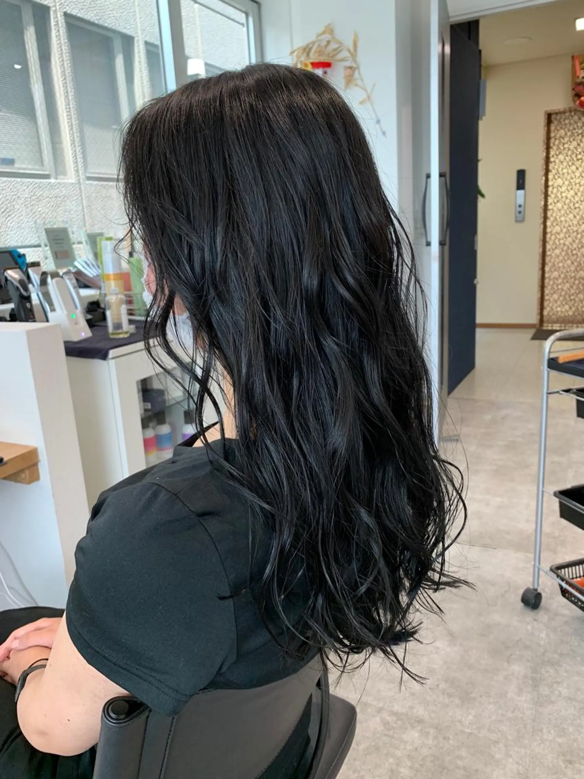 ロング カラー アッシュ バレイヤージュ ベージュカラー ブロンド ブルーカラー レイヤーカット/ 艶カラー/RYOMAのヘアスタイル