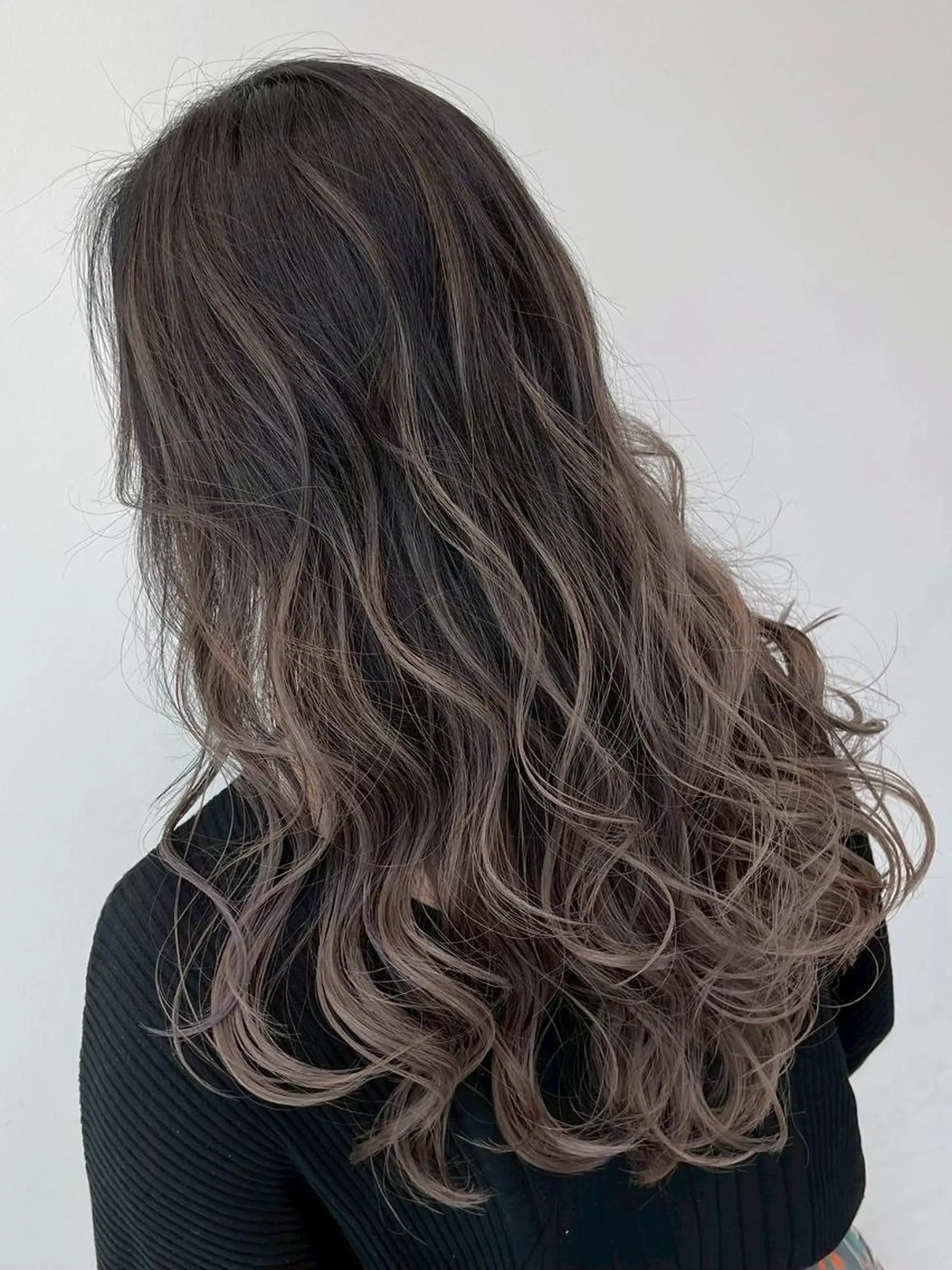 ロング カラー アディクシーカラー アッシュ ブルーカラー ダークアッシュ グレージュ 【公式】amble luxe 中野のヘアスタイル