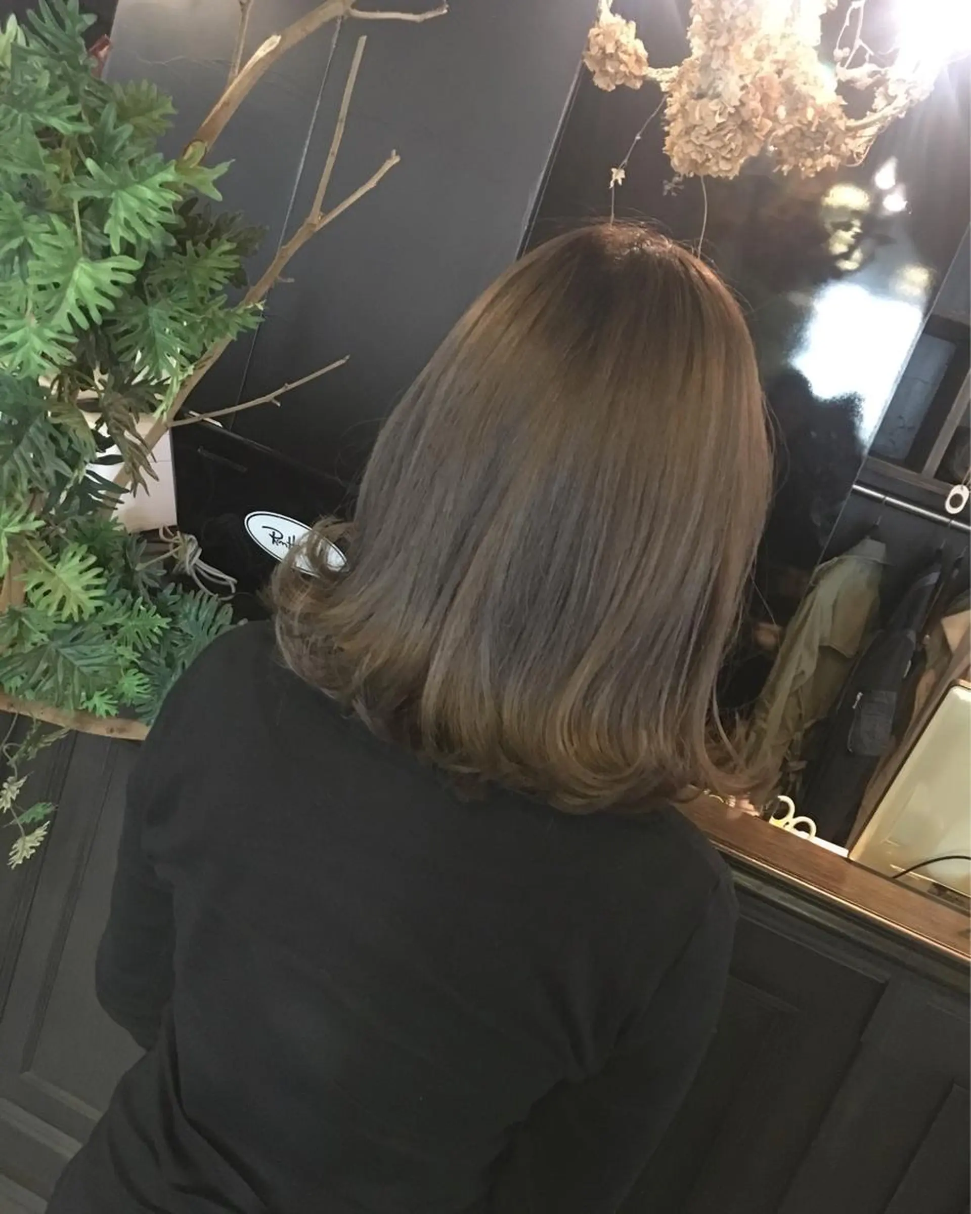 ミディアム カラー 吉本 yoshimotoのヘアスタイル