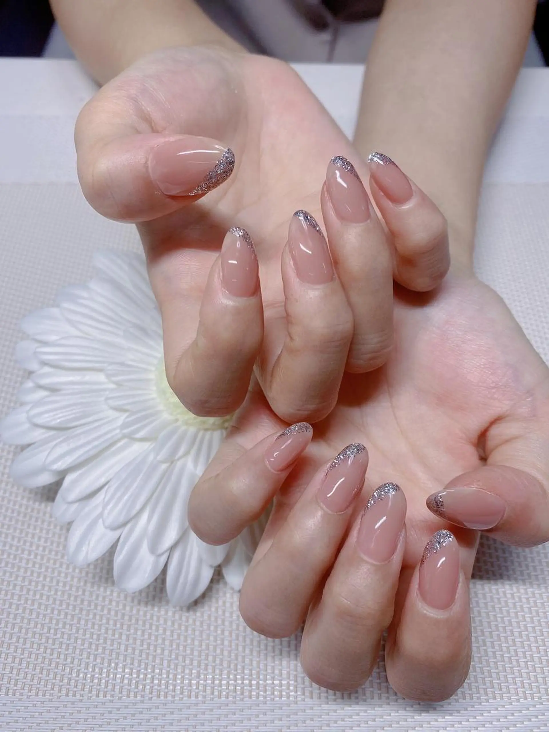 ネイル アートネイル フレンチネイル ガラスフレンチ シンプルネイル Jasmine nailsalon所属・ジャスミン ネイルサロンのネイルデザイン