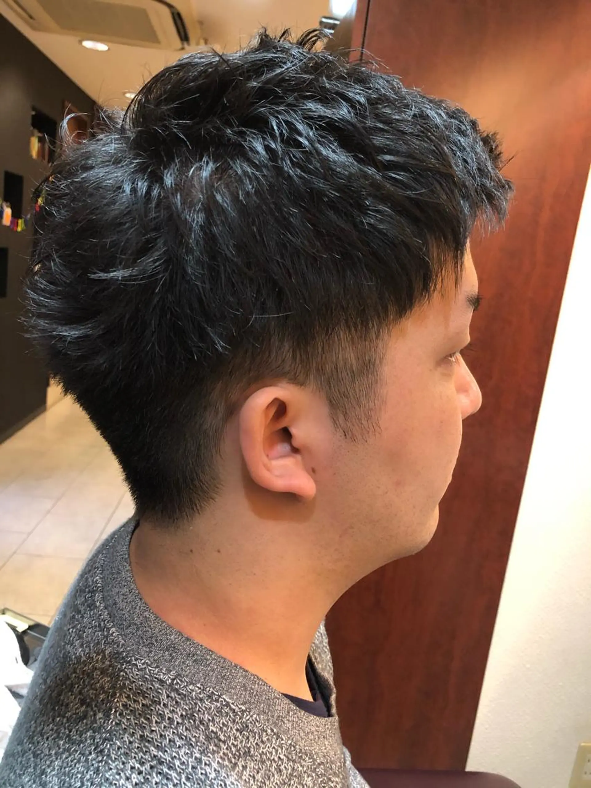 ショート こすげひろと カラー講師のヘアスタイル