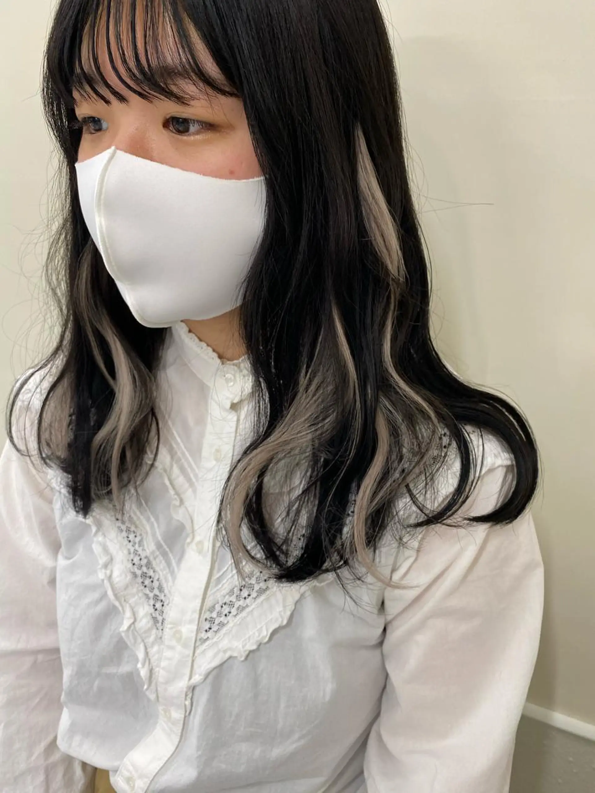 セミロング カラー エクステ ヘアカラー エクステ エクステ ハイトーン 💭黒崎ハルカのヘアスタイル