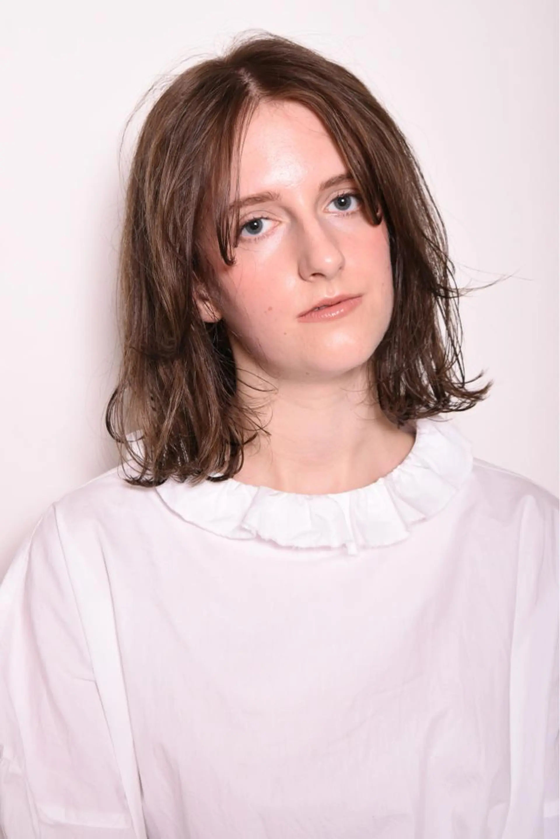 ミディアム カラー ボブ 外ハネヘア AND THE BRICKS所属・AND THE BRICKS北川珠紀の眉毛・アイブロウイメージ