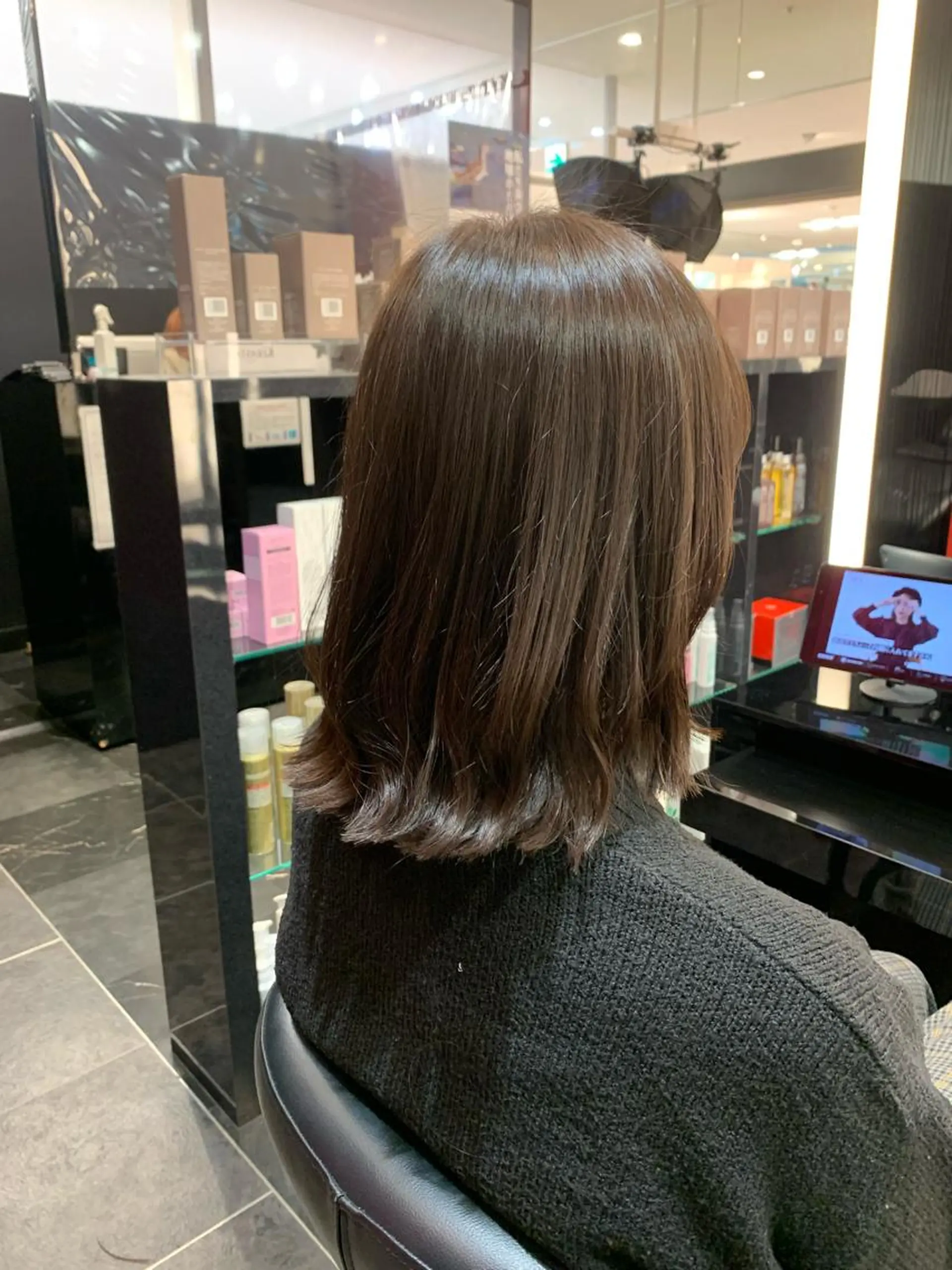 ミディアム カラー グレージュ イルミナカラー 艶髪/白髪ぼかし ヘッドスパ/大野結菜のヘアスタイル