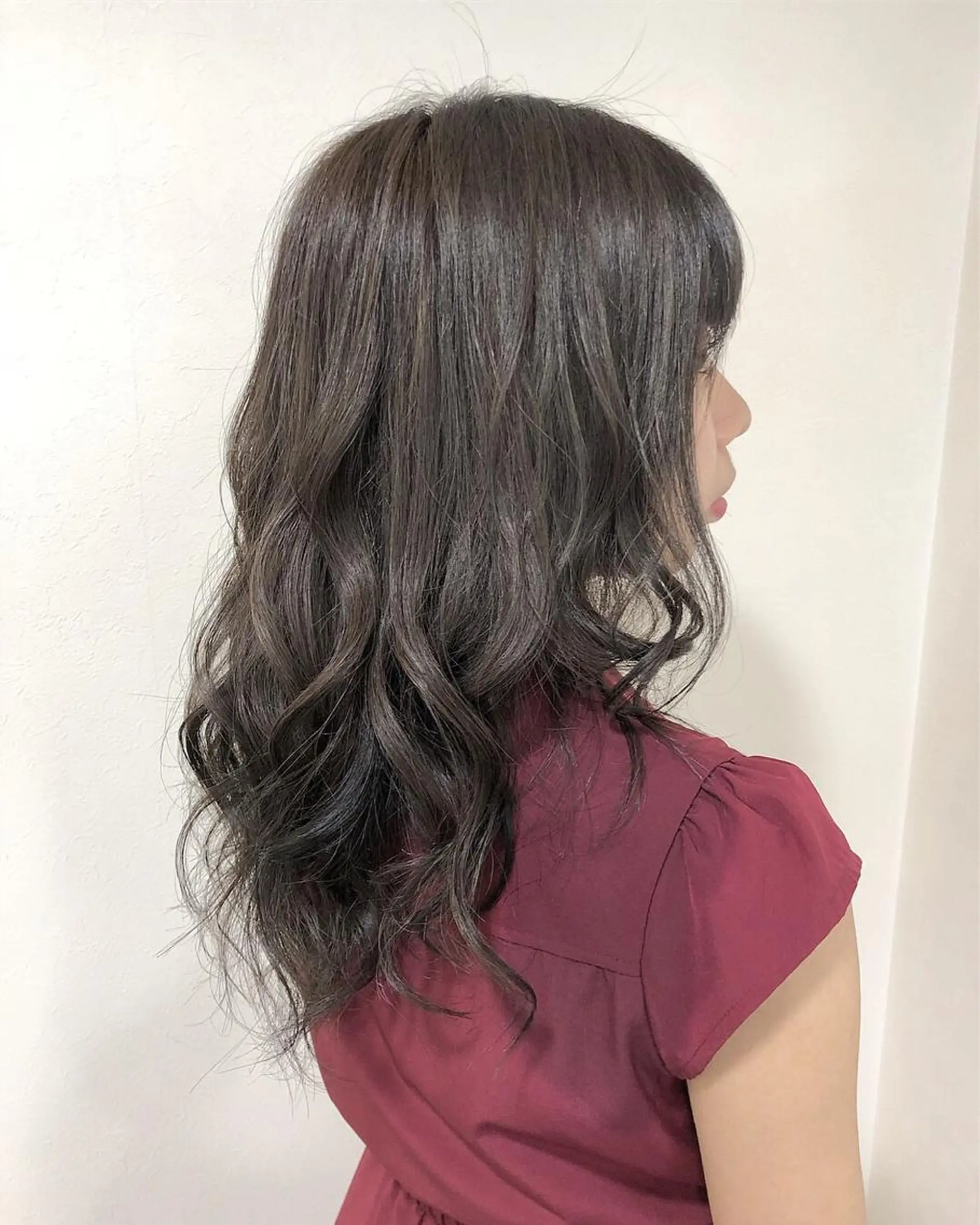 セミロング ヤマグチ ヒカルのヘアスタイル