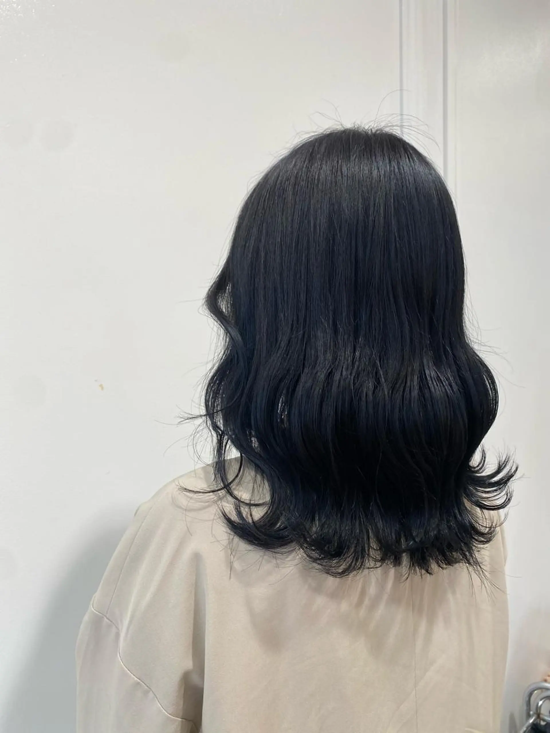 セミロング カラー 黒髪 ブルーカラー ブルーブラック AffECTION大曽根所属・AffECTION 大曽根／山田 愛のヘアスタイル