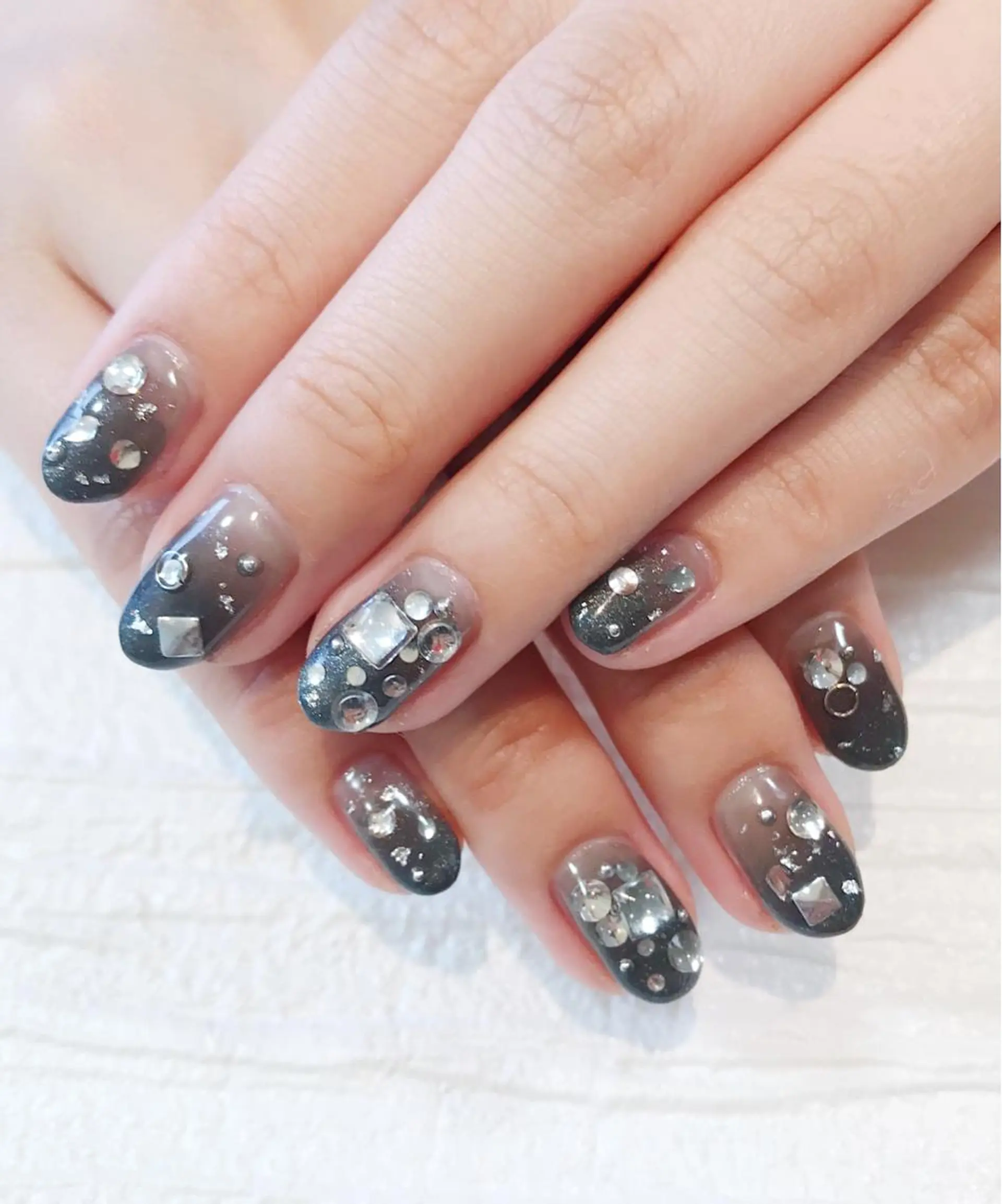 ネイル ストーンネイル ハンドネイル NAILSALON AMULEのネイルデザイン