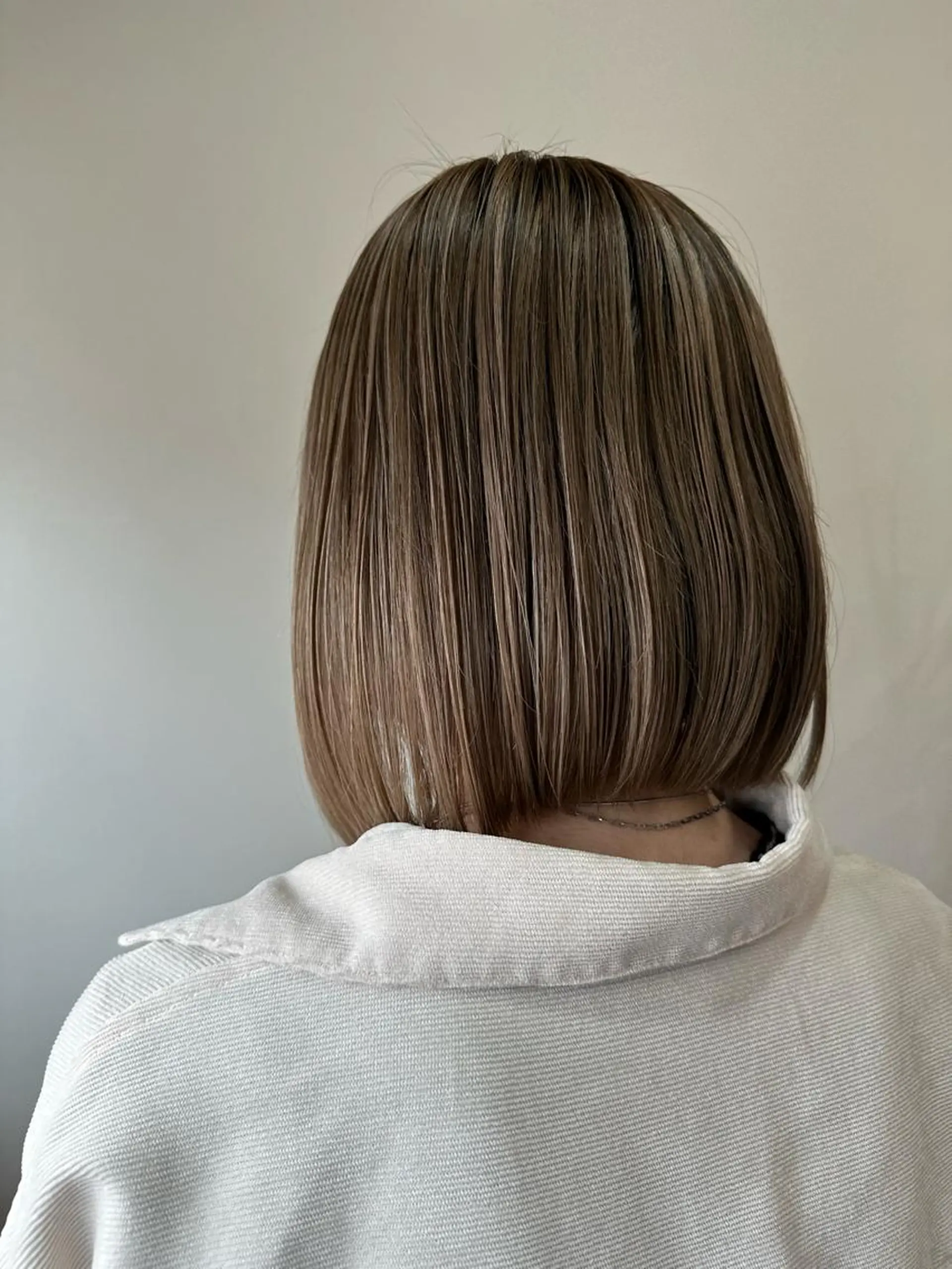 ミディアム カラー ハイライトカラー ハイトーンカラー ハイライト カット ヘアカラー chill所属・伊藤 友香のヘアスタイル