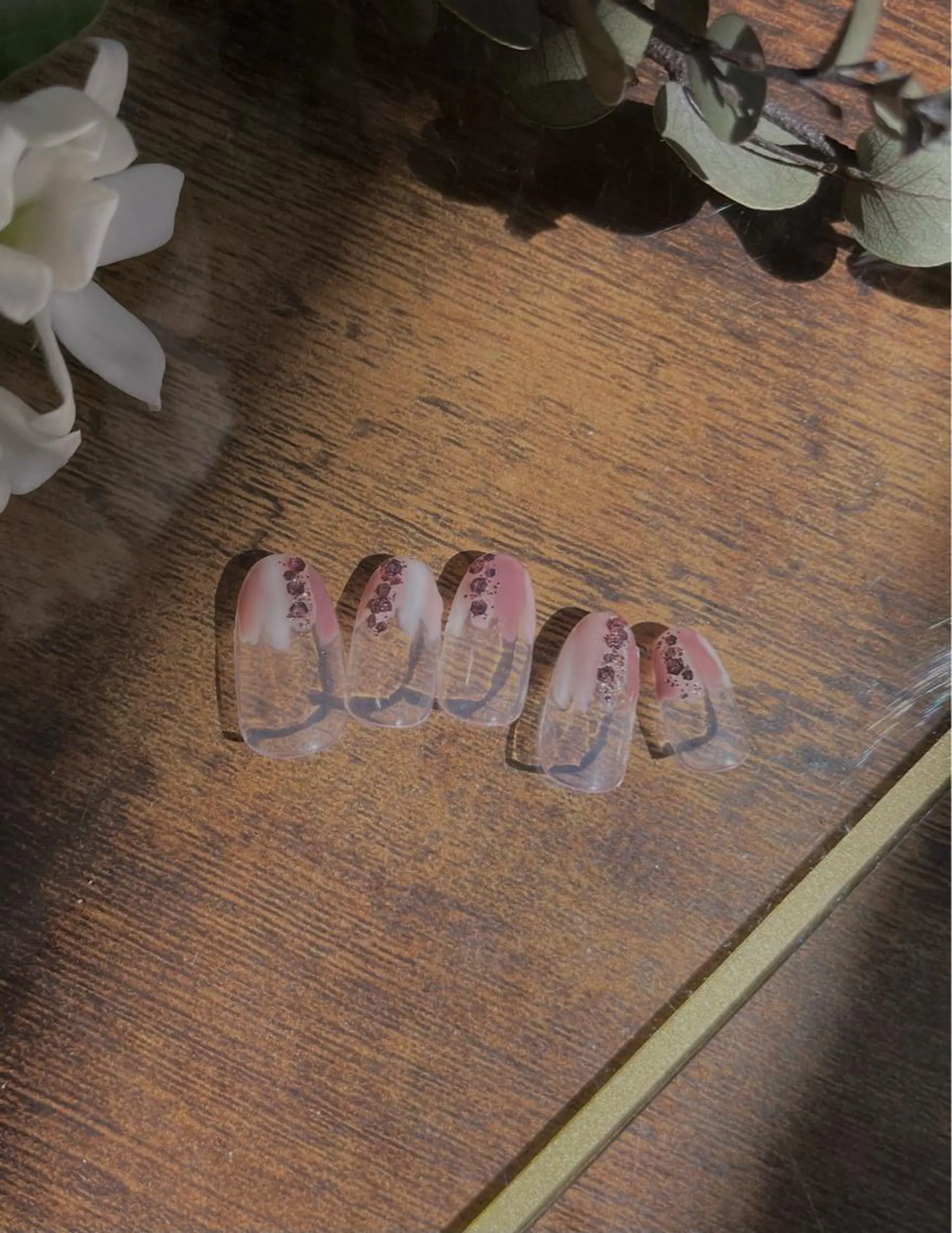 ネイル ラメ(グリッター) ニュアンスネイル ピンク ホワイト le_rire _nailのネイルデザイン