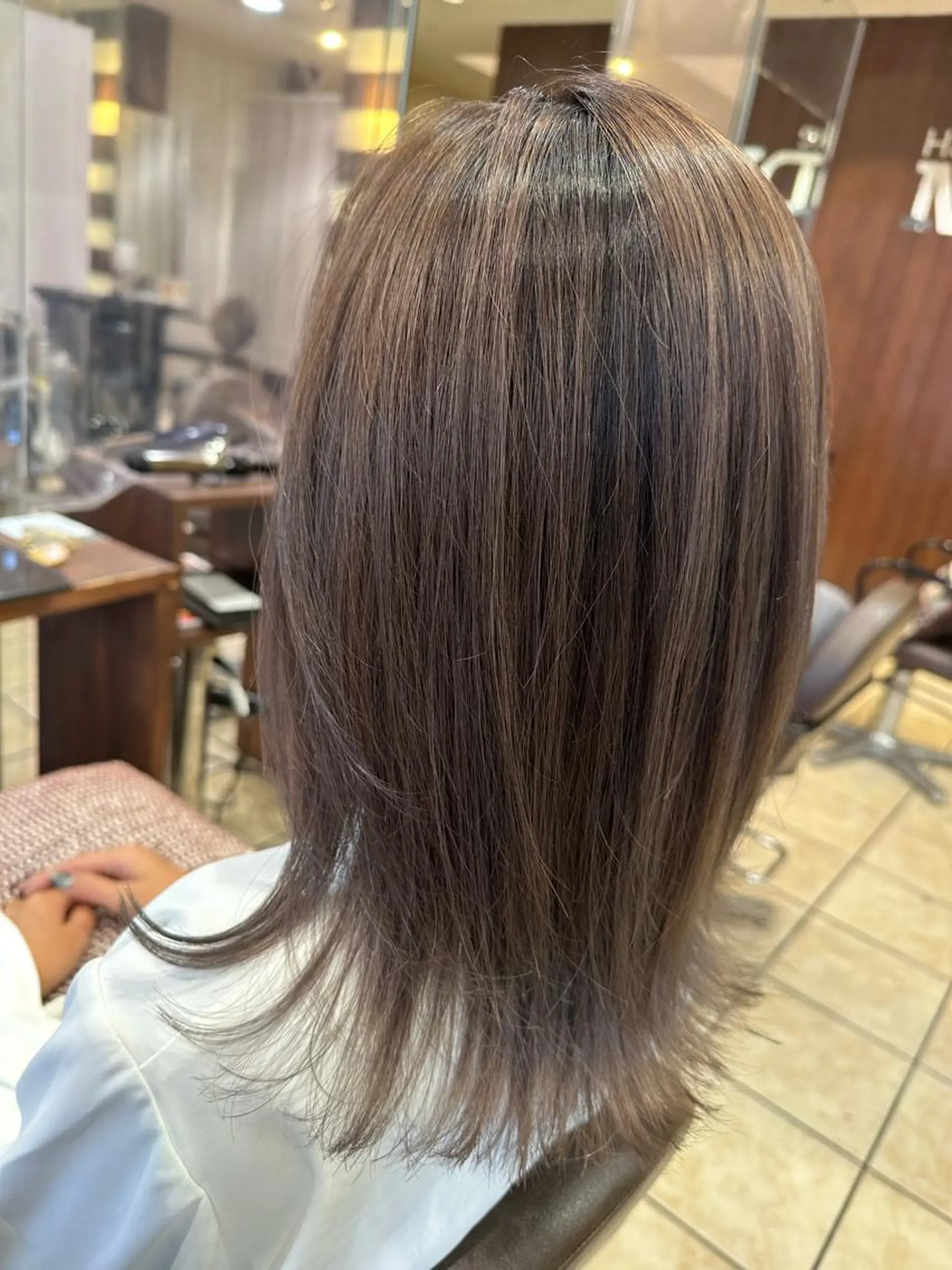 セミロング カラー リュウタ ダイキのヘアスタイル