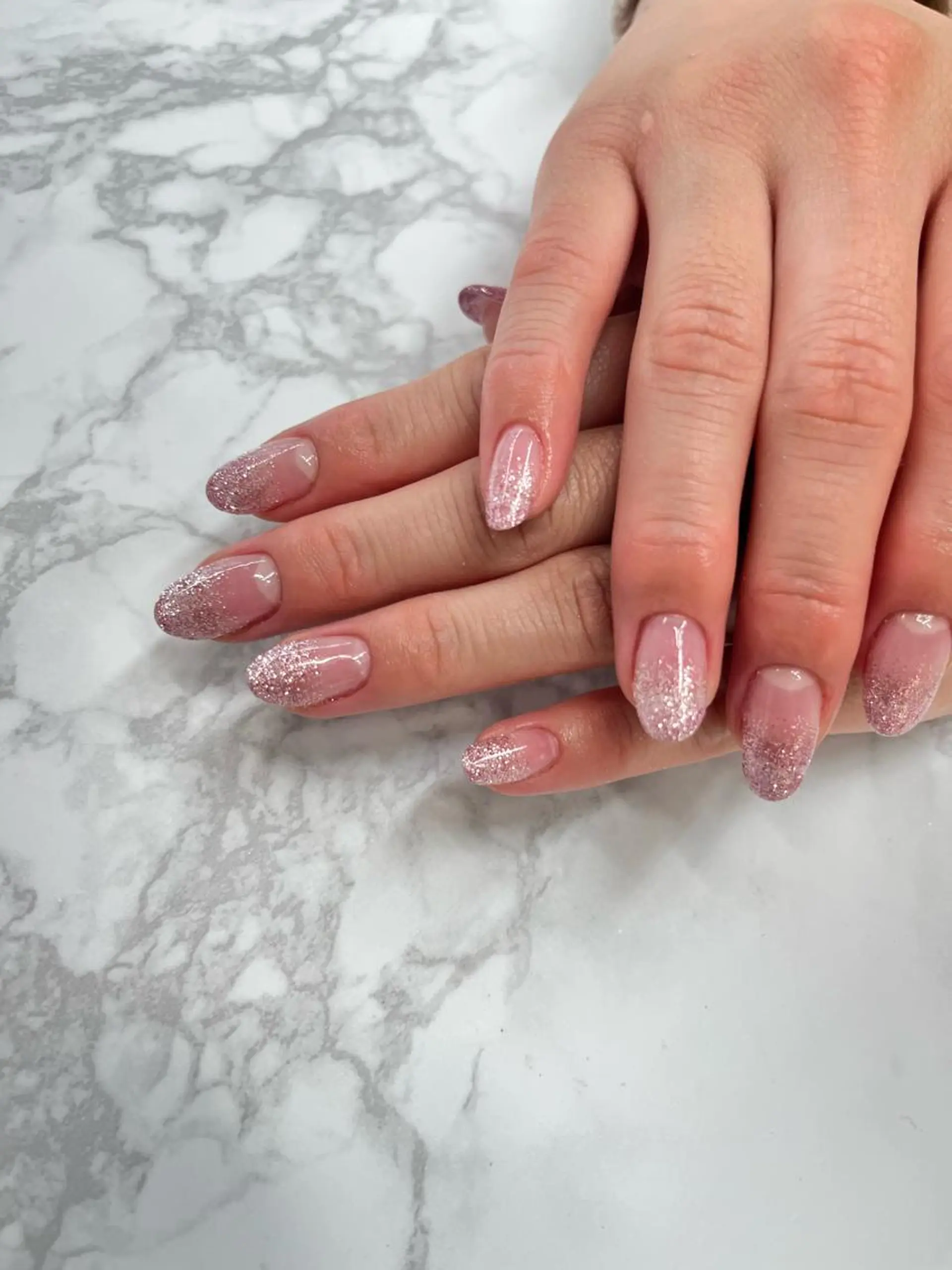 ネイル グラデーション ラメ(グリッター) ラメグラデーション éclat-nail salon-所属・松本 ゆみかのネイルデザイン