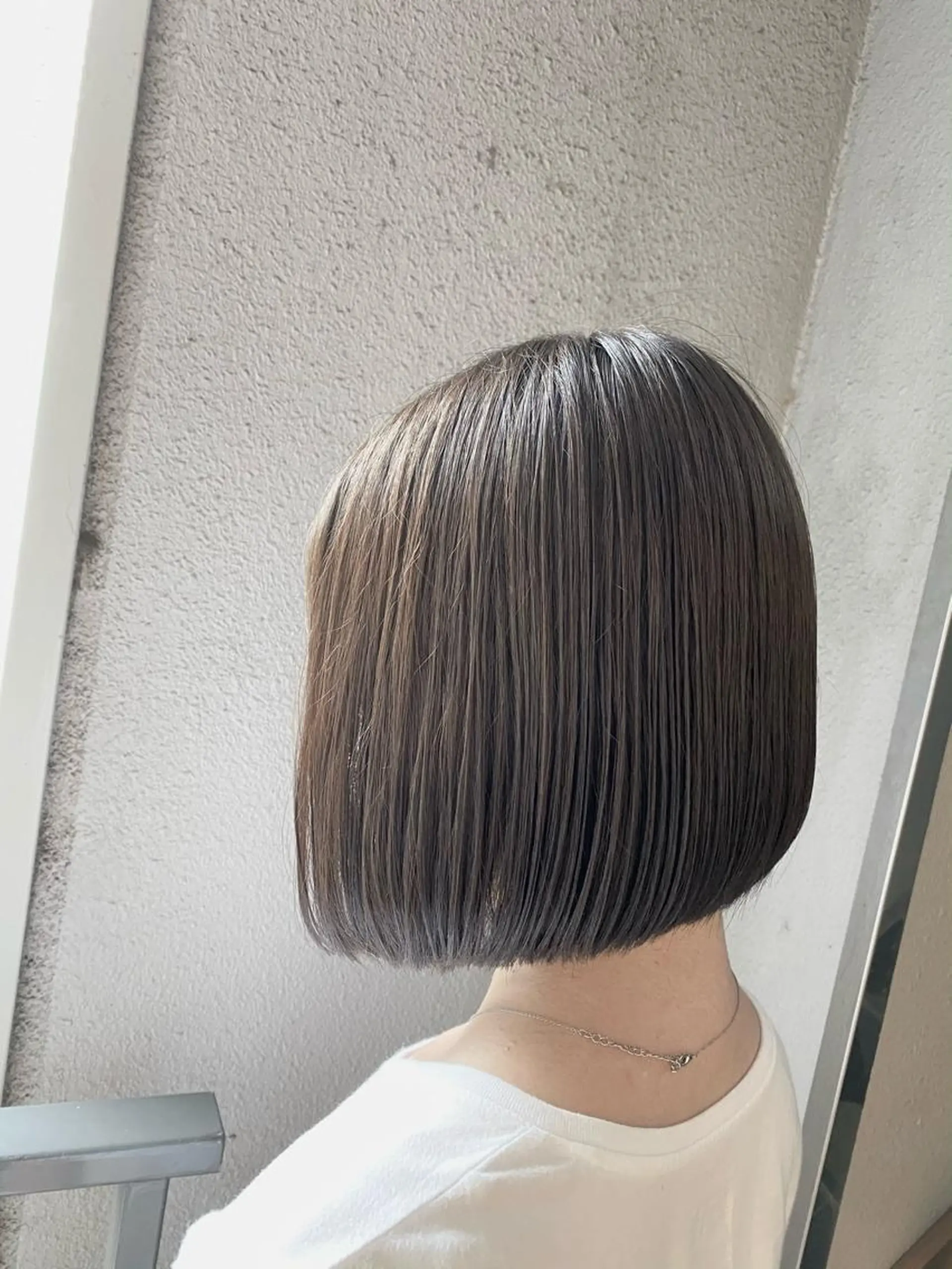 ショート カラー アディクシーカラー ベージュカラー グレージュ ボブ カット ヘアカラー トリートメント Kazu .Kのヘアスタイル