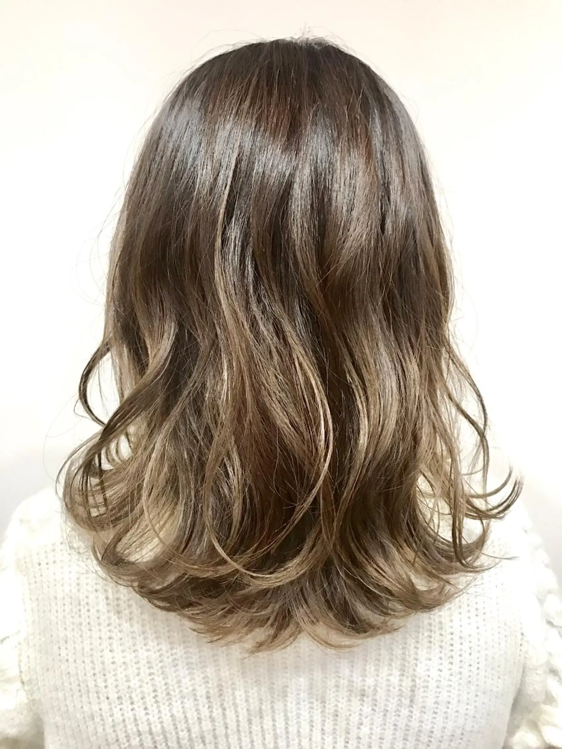 ミディアム アッシュ 女性専用サロン 【中崎町】ゆきみのヘアスタイル