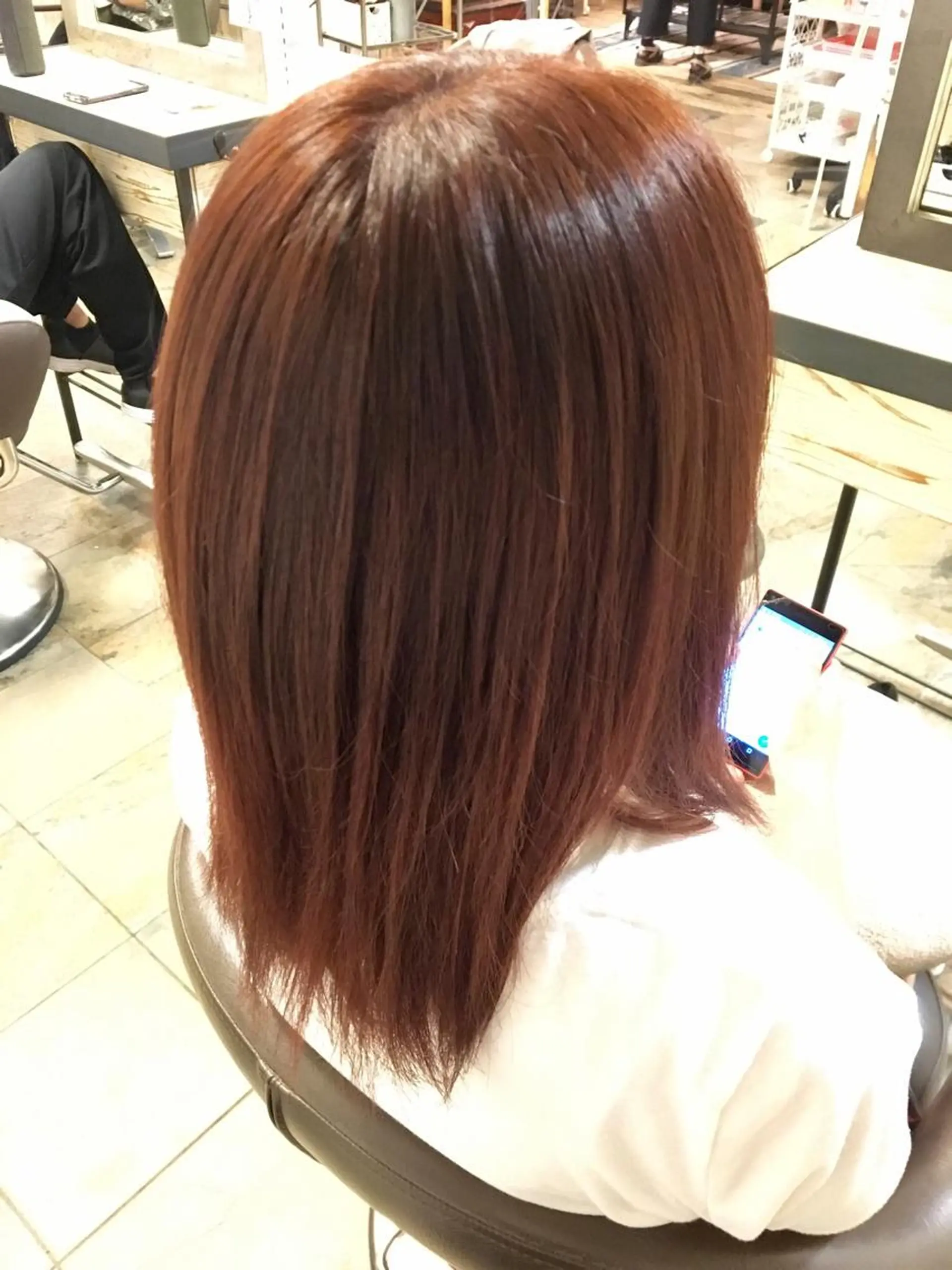 ミディアム 乳井 悠香のヘアスタイル