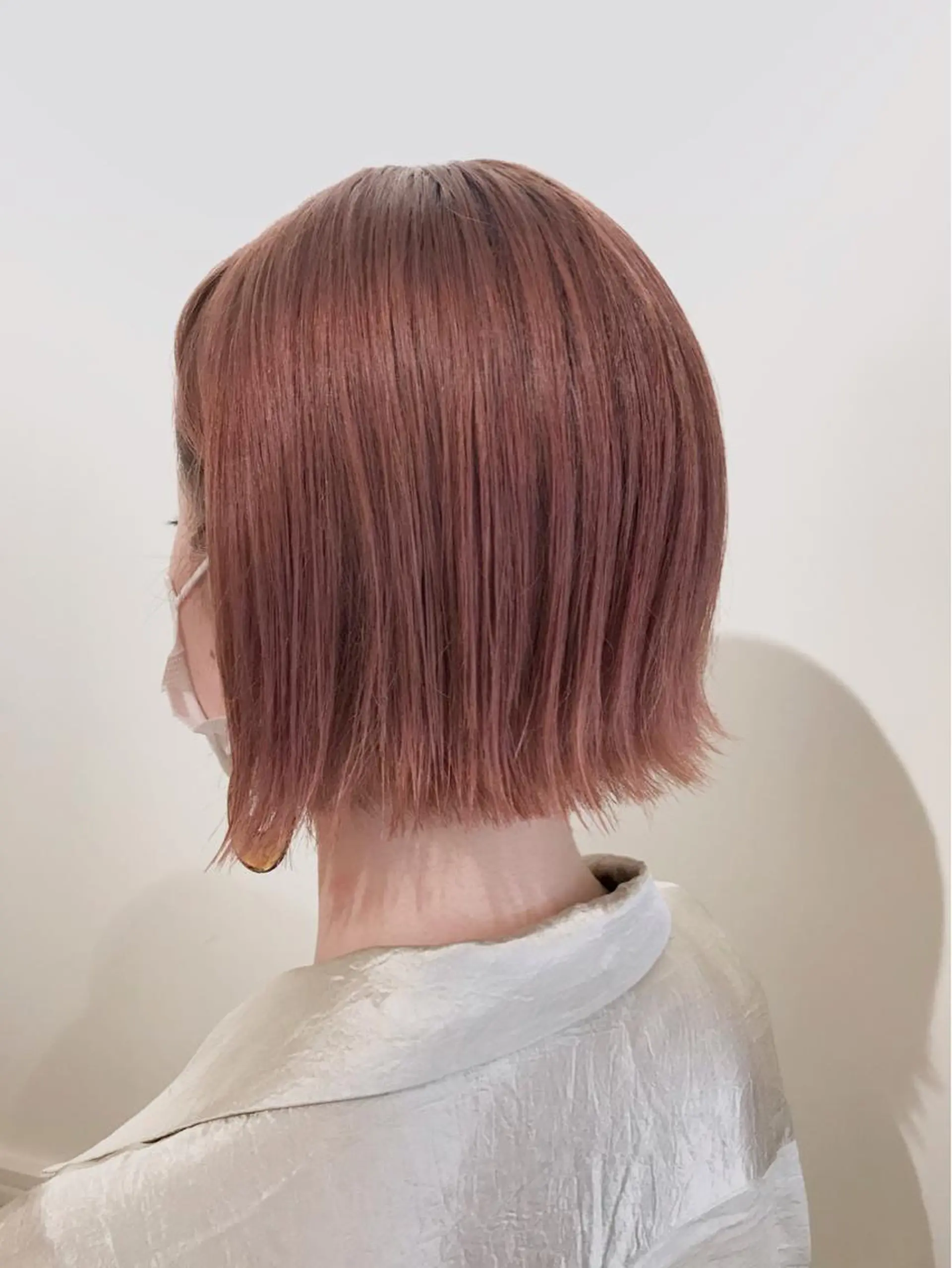 ショート カラー 切りっぱなしボブ ベージュカラー 黒髪 ブリーチ ブルーカラー 清水　ちひろ ✄トップスタイリストのヘアスタイル