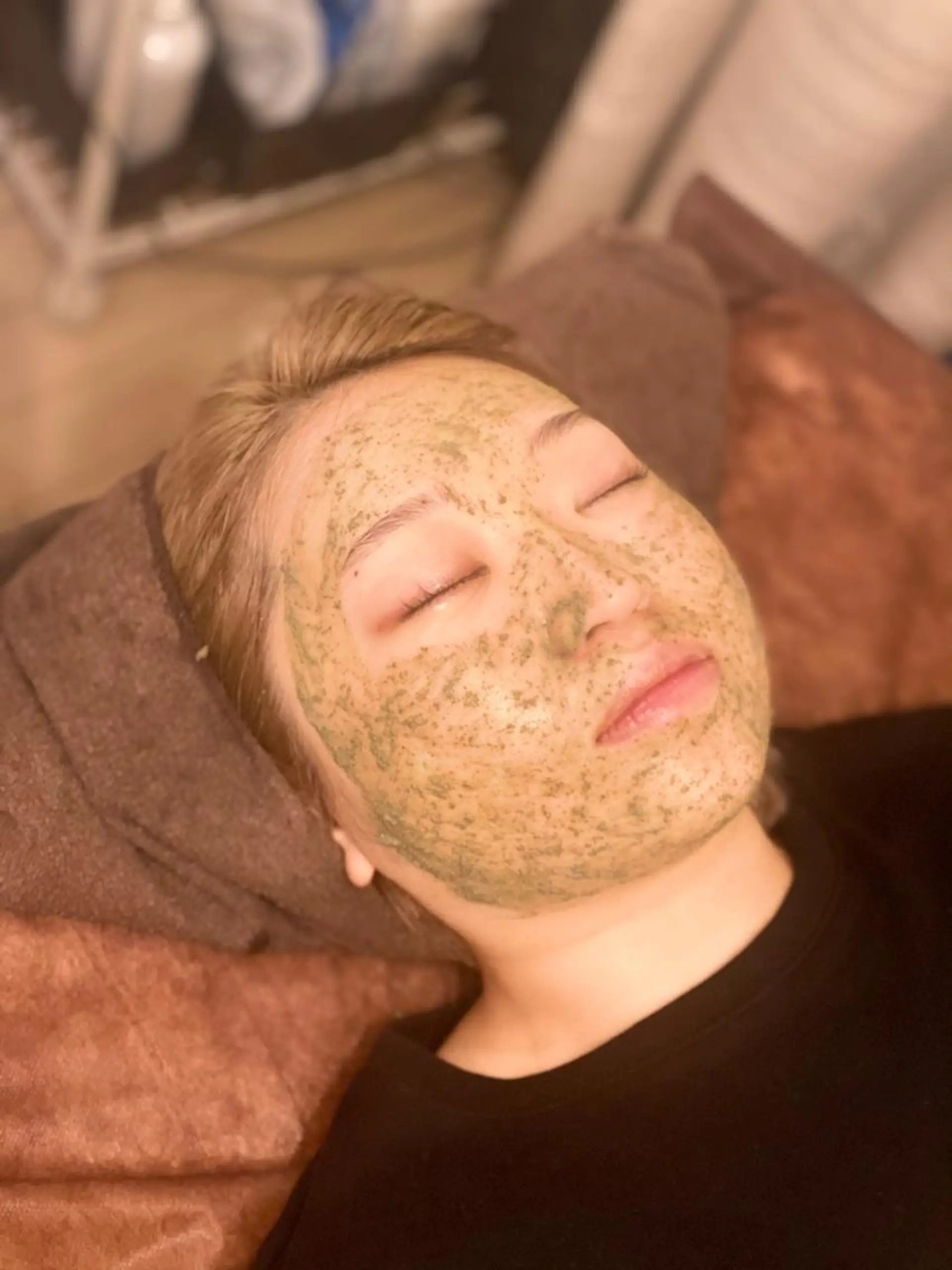 ハーブピーリング/韓国肌管理/フェイシャル/毛穴洗浄/眉毛/顔脱毛【糸脱毛専門】rev所属・ハーブピーリング🌹 毛穴洗浄❤️眉waxのエステ・リラクイメージ